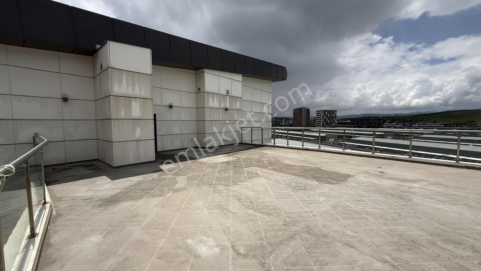 OTONOMİ D3 BLOKTA 600M2 SATILIK TERASLI KOMPLE OFIS KATI - Görünüm 5