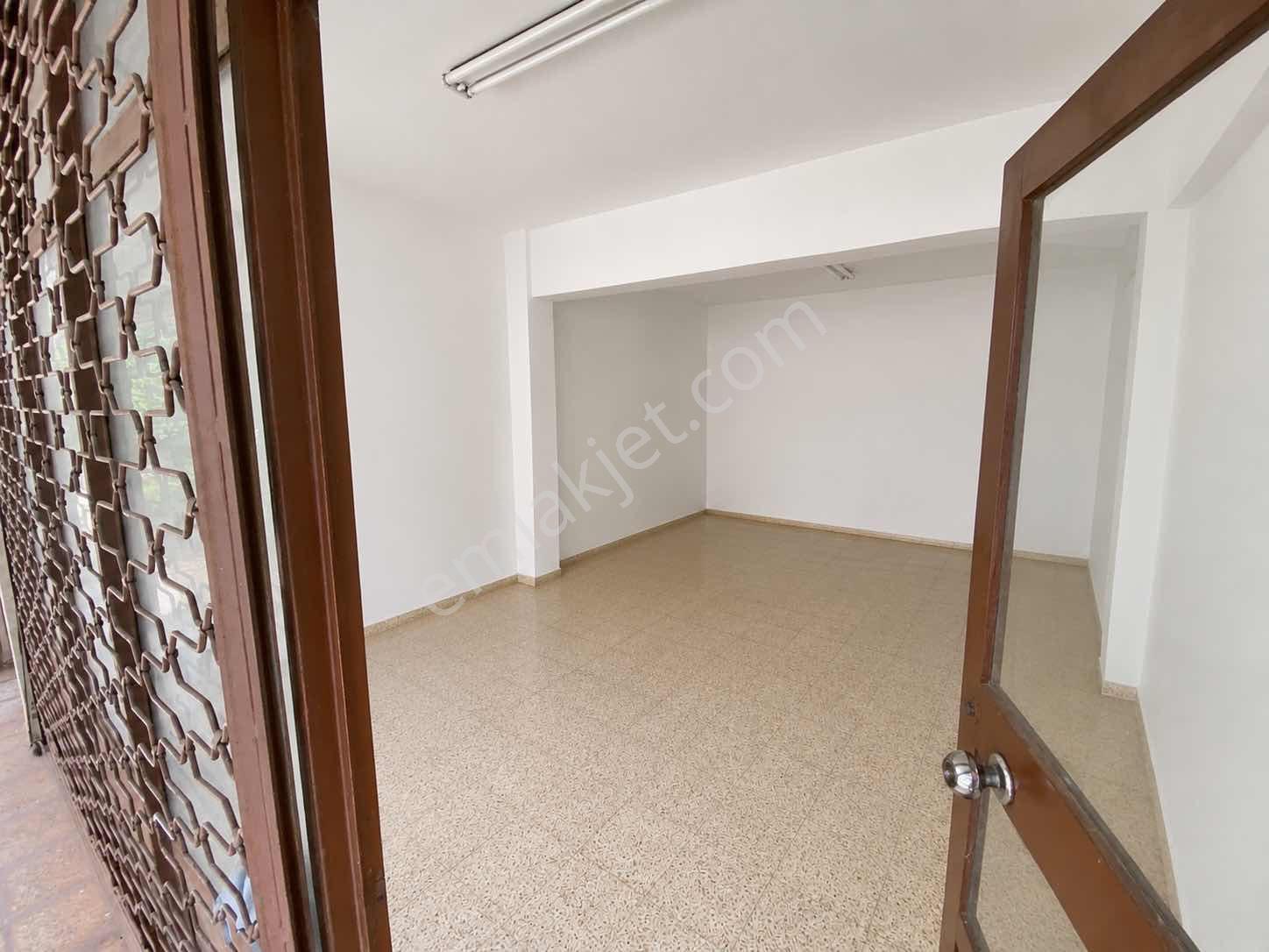 Üniversite Yakını Cadde Üstü Kiralık Dükkan - Görsel 2