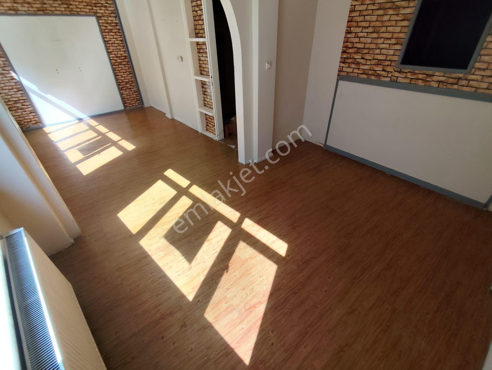 Kocamustafapaşa Silivrikapi Vidin Cad 3+1 Kat 2 Çıftcephe Satılık Daire - Görsel 2