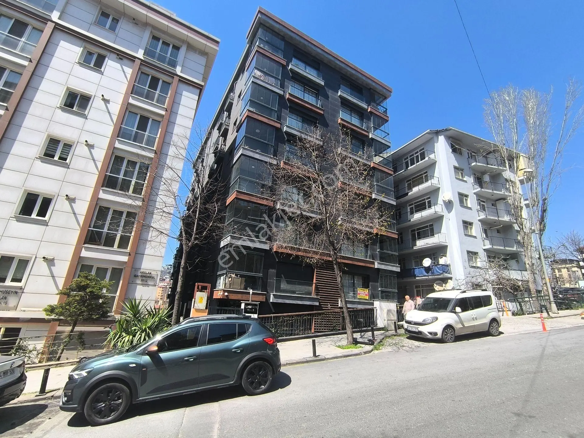 Beşiktaş Dikilitaş Satılık Lüks 2+1 Ebeveyn Banyo Otopark Havuz