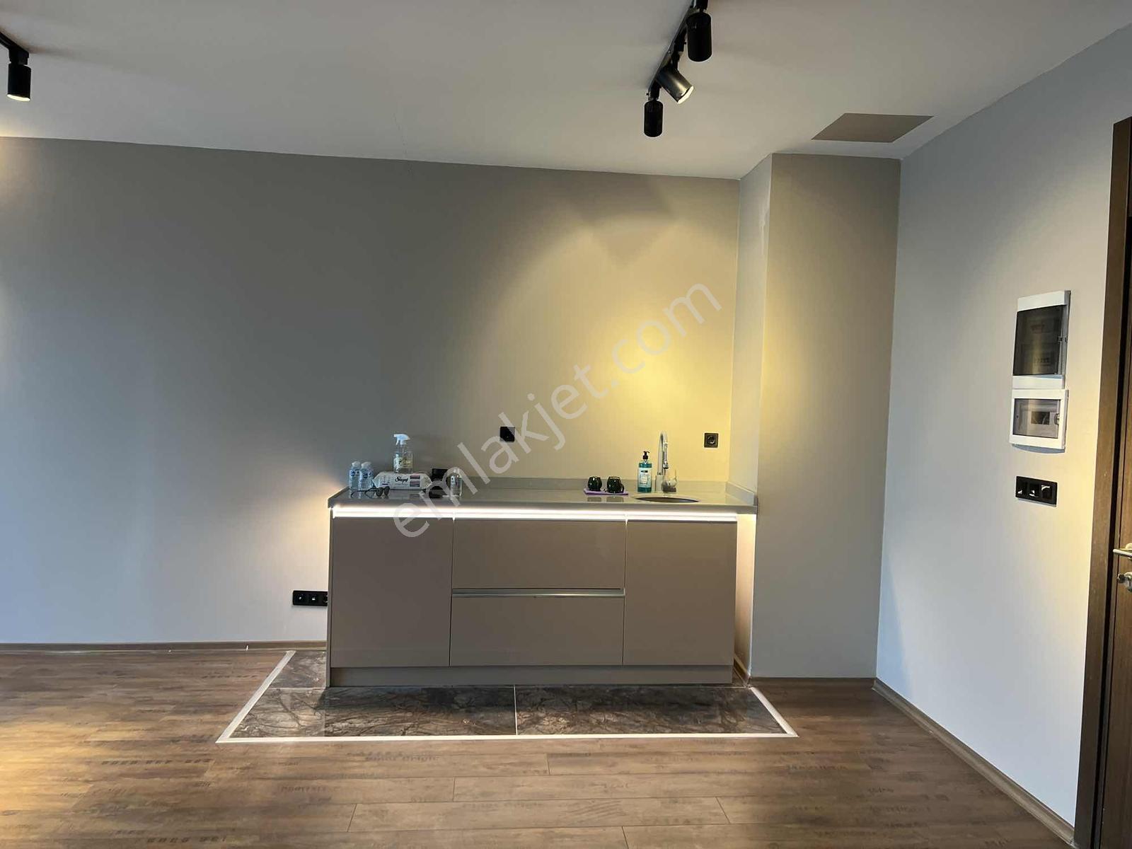 Beykent Eresin Yaşam Merkezinde Ofis - Görsel 3