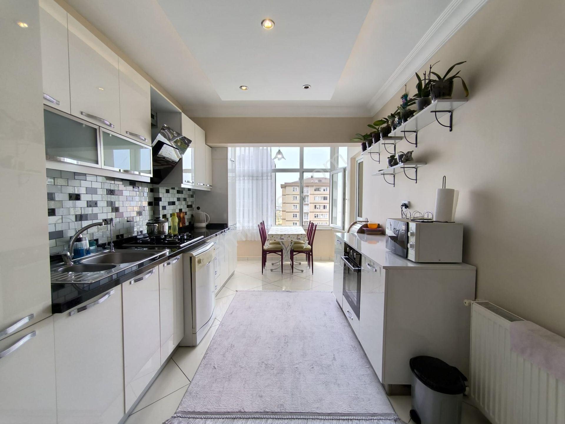 Beylikdüzü Kavaklı'da Satılık 3+1 Daire (140m²) - Görsel 15