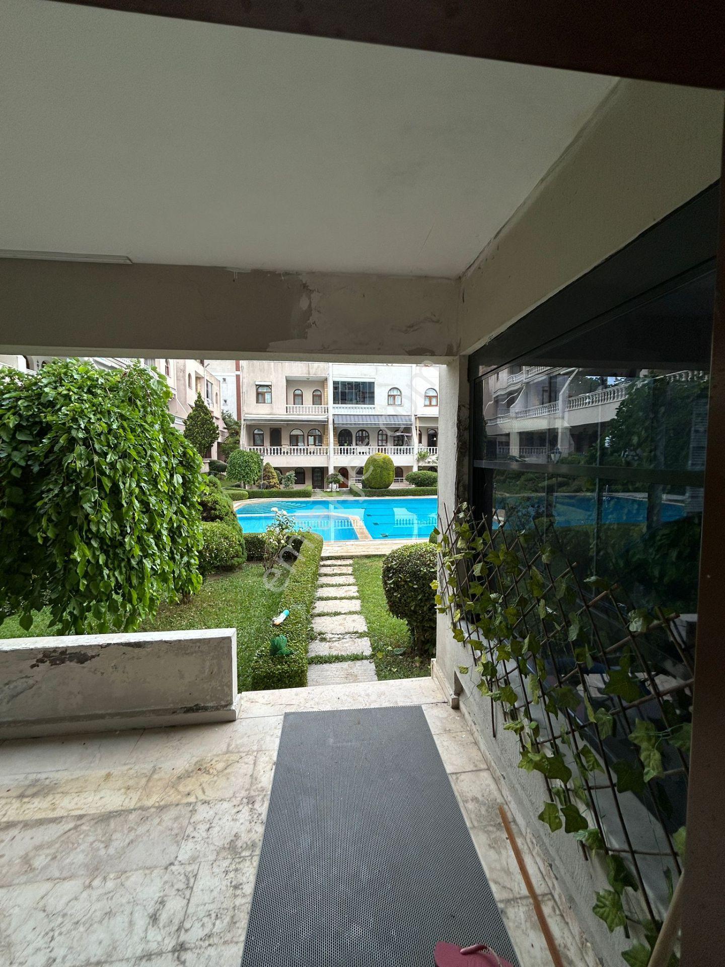 Gürpınarda Site İçerisinde Havuzlu Villa - Görsel 4