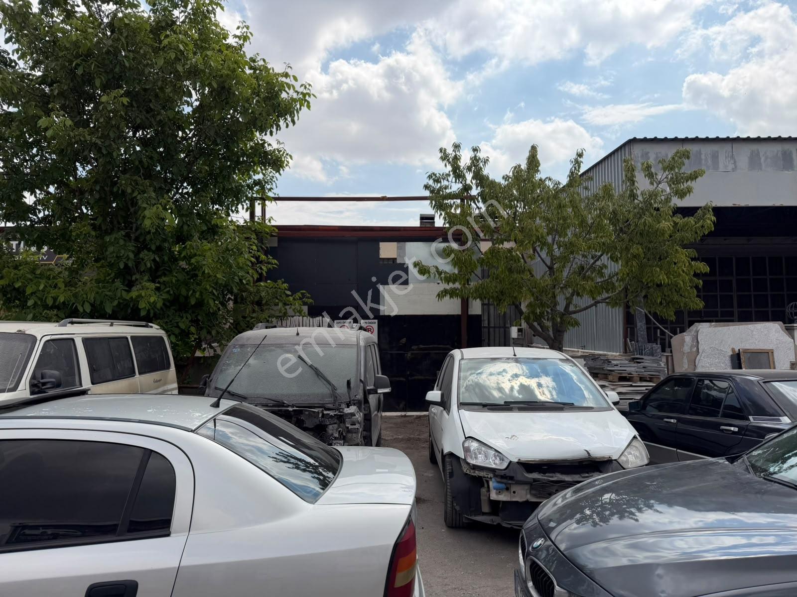 Engin Emlak'tan Karacaören Sanayi Sitesinde 350m2 Kiralık Dükkan - Görsel 3