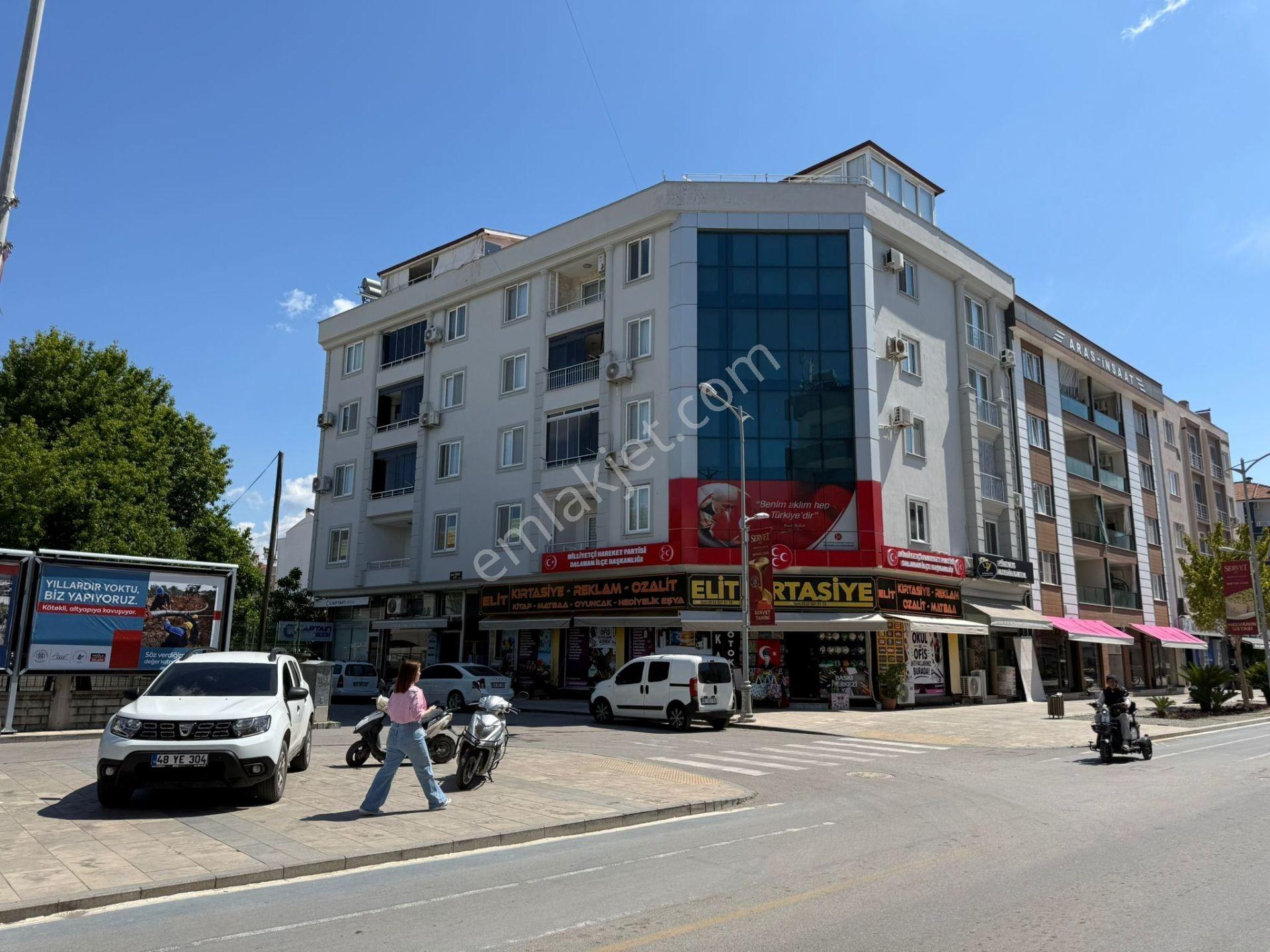 Dalaman Merkez Atatürk Caddesi'nde Ful Eşyalı 4+1 Çatı Dubleksi | 175 M² | Krediye Uygun - Görsel 2