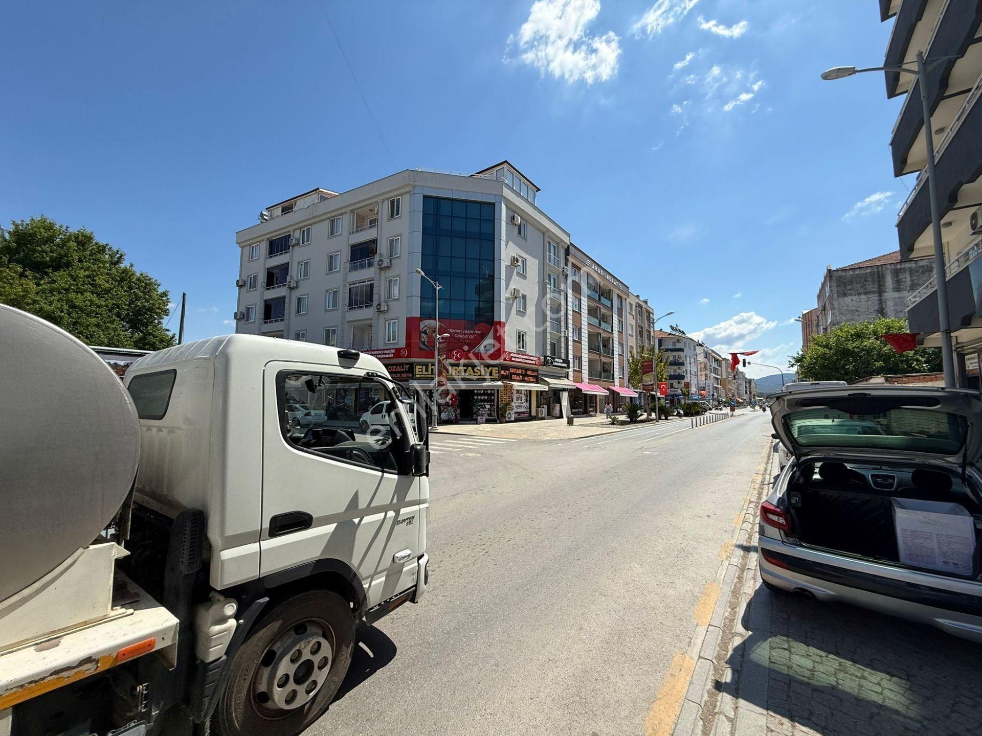 Dalaman Merkez Atatürk Caddesi'nde Ful Eşyalı 4+1 Çatı Dubleksi | 175 M² | Krediye Uygun - Görsel 3