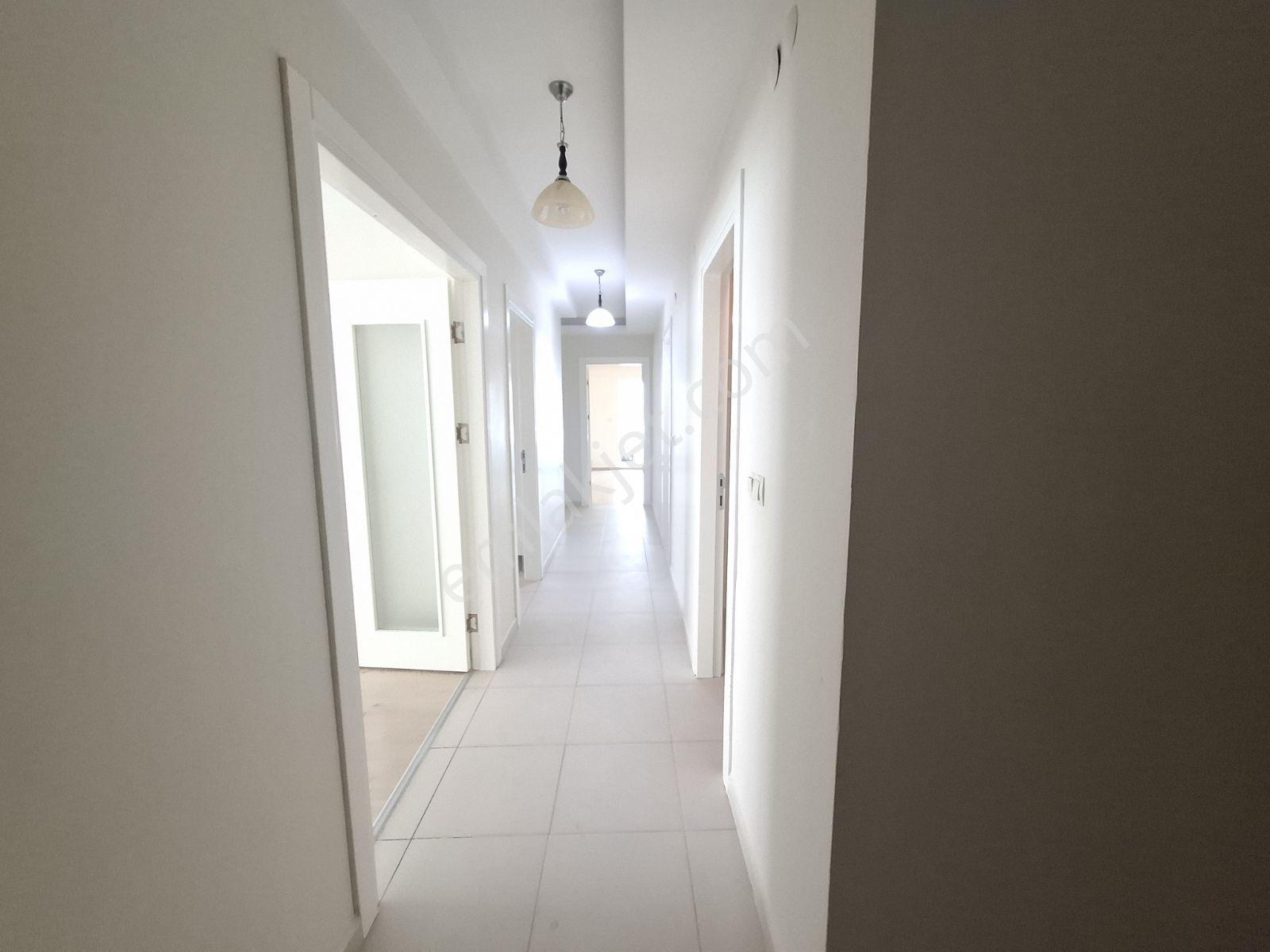 Kuşadası Ege Mahallesinde Satılık Masrafsız 3 Oda 1 Salon Daire - Görsel 4
