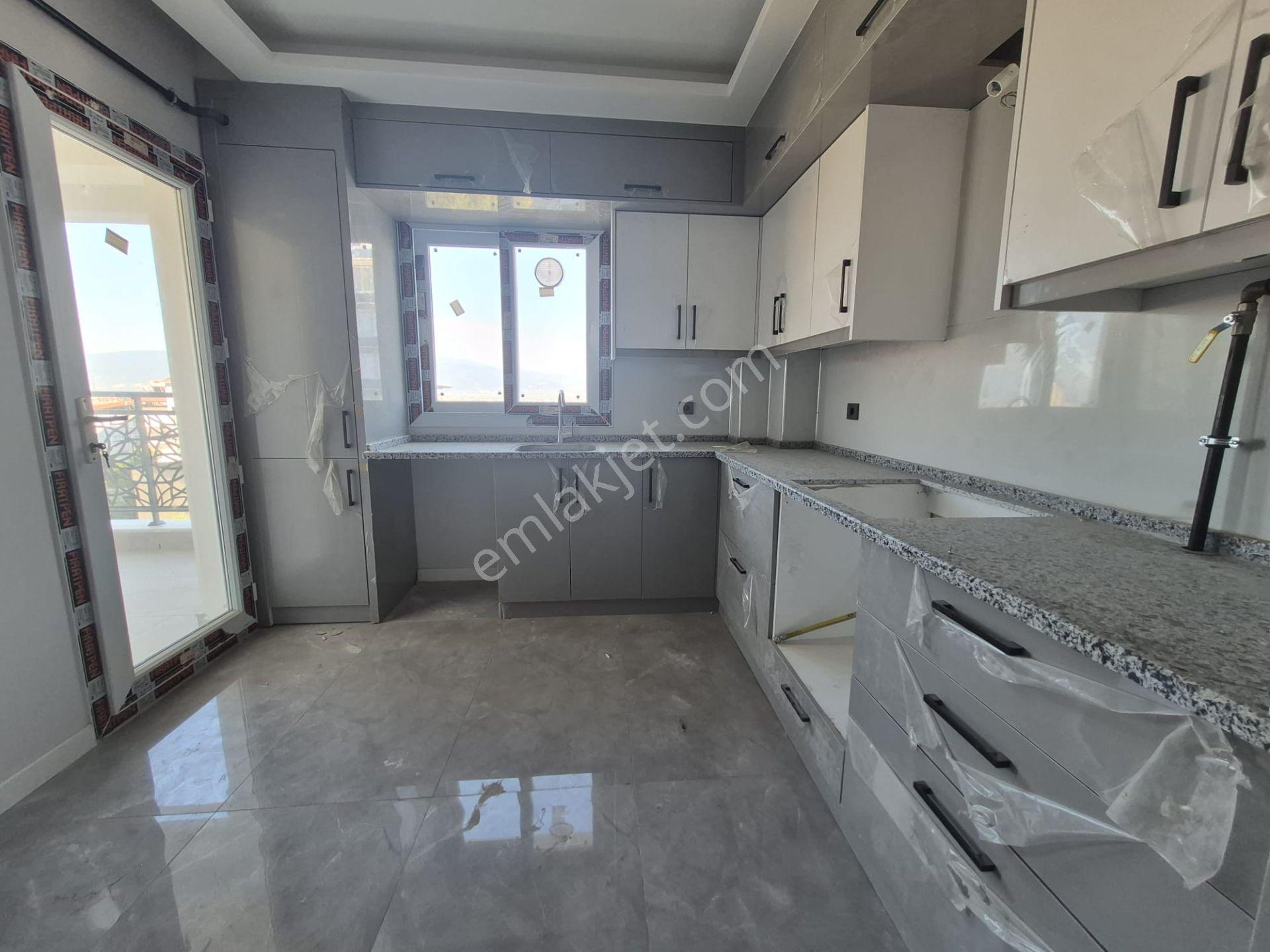Yıldıztepe'de Prestijli Sitede Sıfır 3+1 Ön Cephe Köşe Daire - Görsel 3