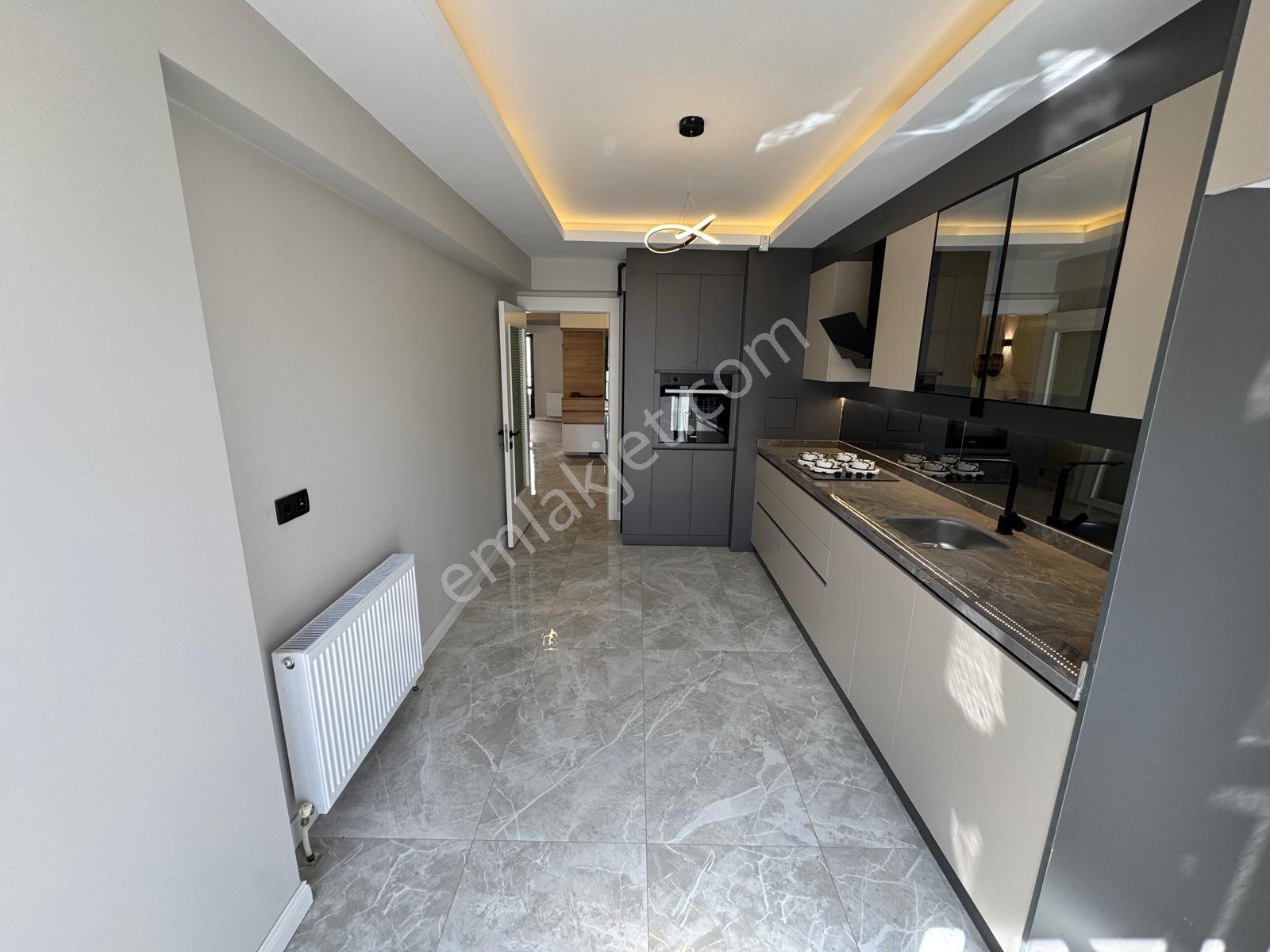 Malazgirt Mah.3+1 Asansörlü Ara Katta Sıfır Ön Cephe Daire - Görsel 26