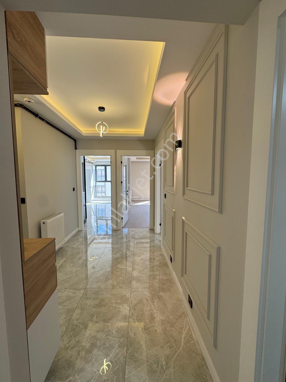 Malazgirt Mah.3+1 Asansörlü Ara Katta Sıfır Ön Cephe Daire - Görsel 32