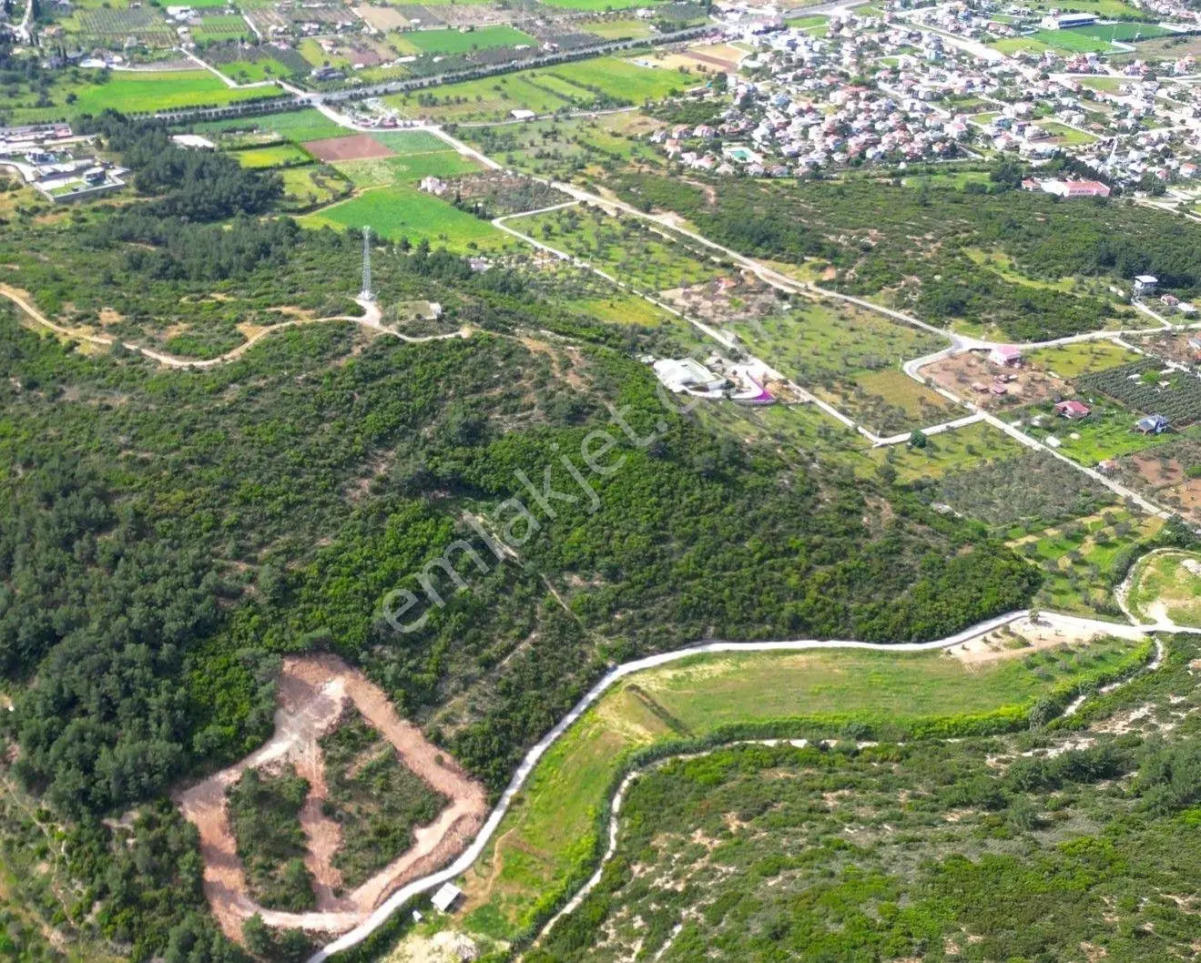 Urla Torasan’da Asfalt Cepheli, Deniz Manzaralı, Eşsiz Arazi - Görsel 2