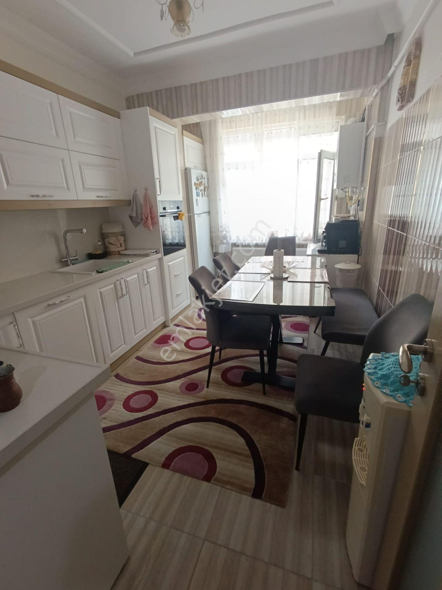 Emlaknomi'den Nefise Sultan Mah.3+1 Arakat Masrafsız 140m2 Cam Balkon Panjur Klima Duvar Kağıt - Görsel 4