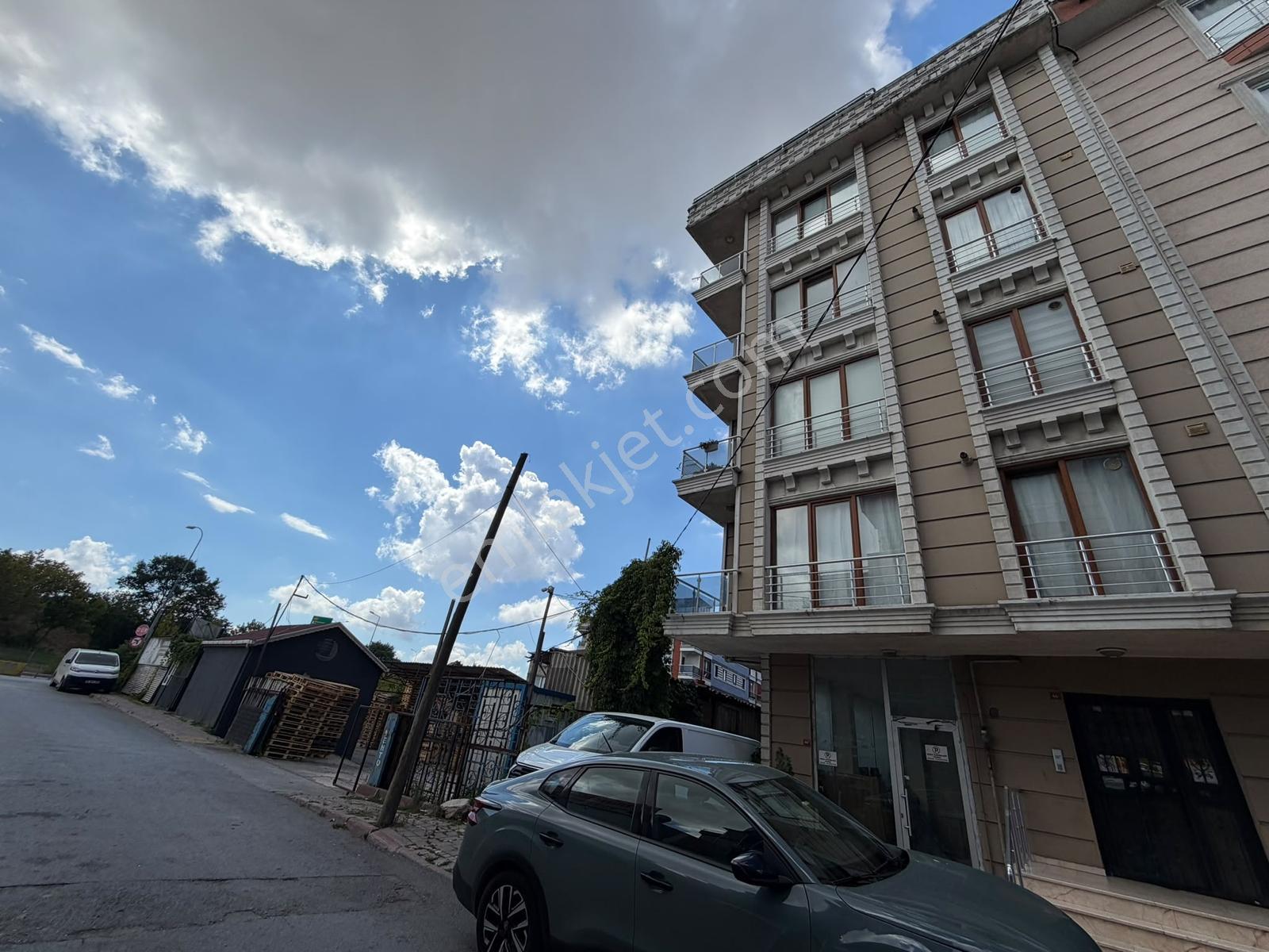 Poyraz'dan Sancaktepede Toplu Ulaşıma Yakın 70m2 Kiralık Dükkan - Görsel 3