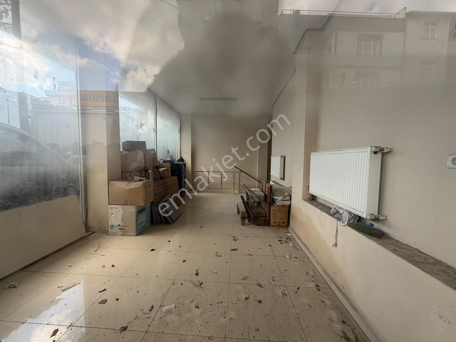 Poyraz'dan Sancaktepede Toplu Ulaşıma Yakın 70m2 Kiralık Dükkan - Görsel 4