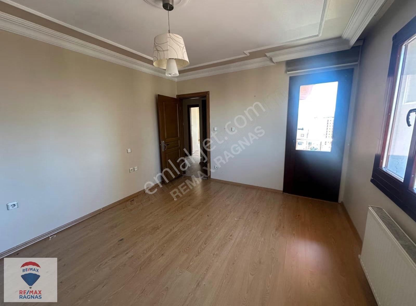 Ümraniye Mehmet Akif Mah. Elalmış Cad.konforlu 3+1 Kiralık Daire - Görsel 3
