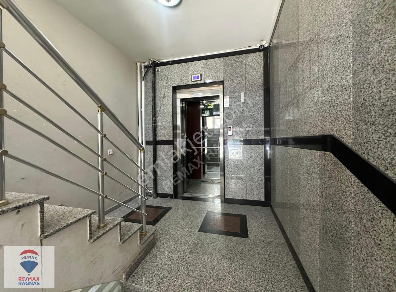 Ümraniye Mehmet Akif Mah. Elalmış Cad.konforlu 3+1 Kiralık Daire - Görsel 9