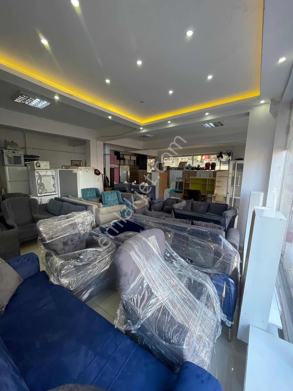 Reşadıye Mh De Şinasi Kurşun Caddesinde Satılık 180 M2 Dükkan
