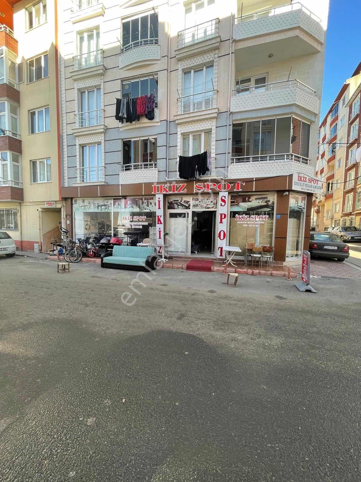 Reşadıye Mh De Şinasi Kurşun Caddesinde Satılık 180 M2 Dükkan - Görsel 2