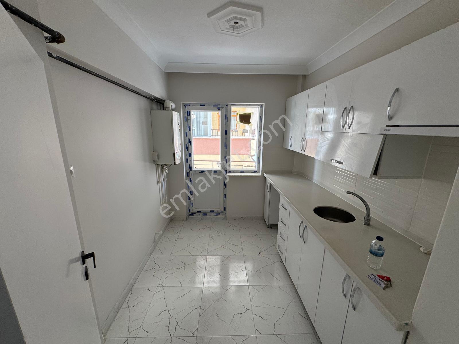 Malazgirt Mah.3+1 115m2 Masrafsız Ara Katta Ön Cephe Daire - Görsel 14