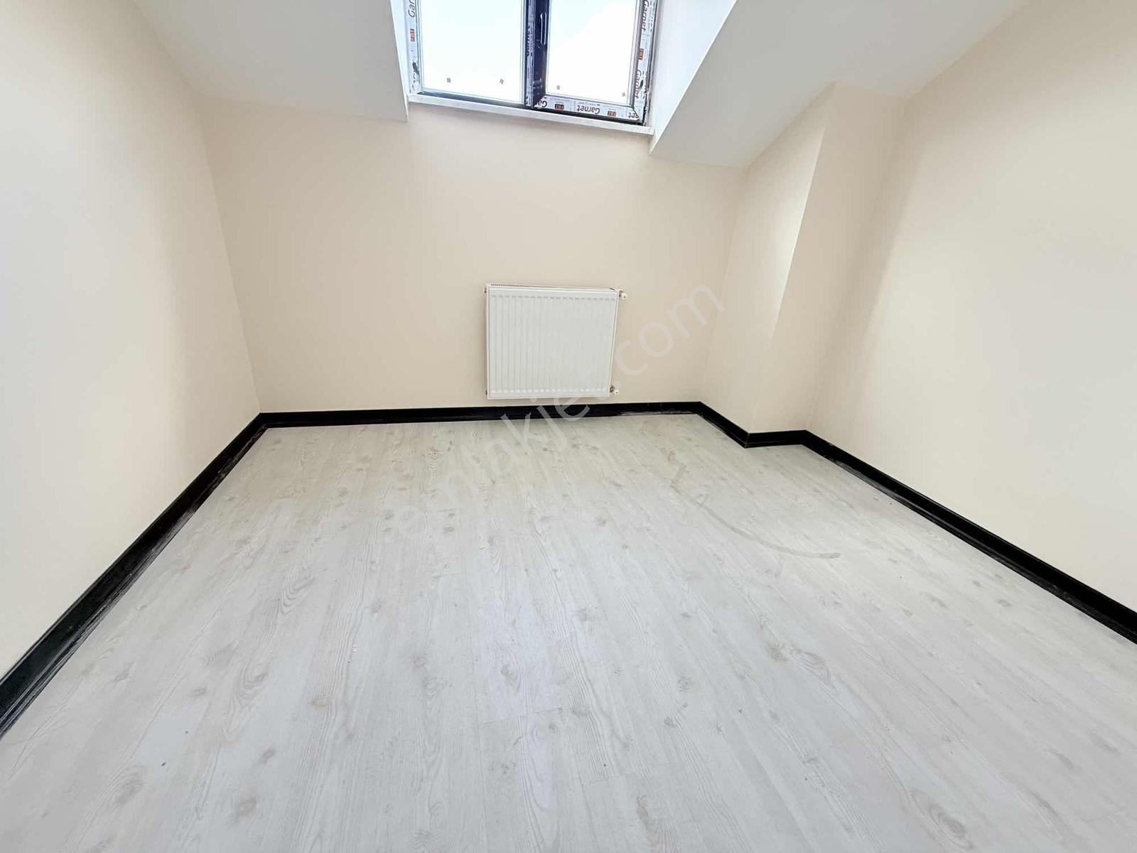Arzu Emlak'tan Kıbrıs Caddesinde 4+2 240 M2 Dubleks Daire - Görsel 11