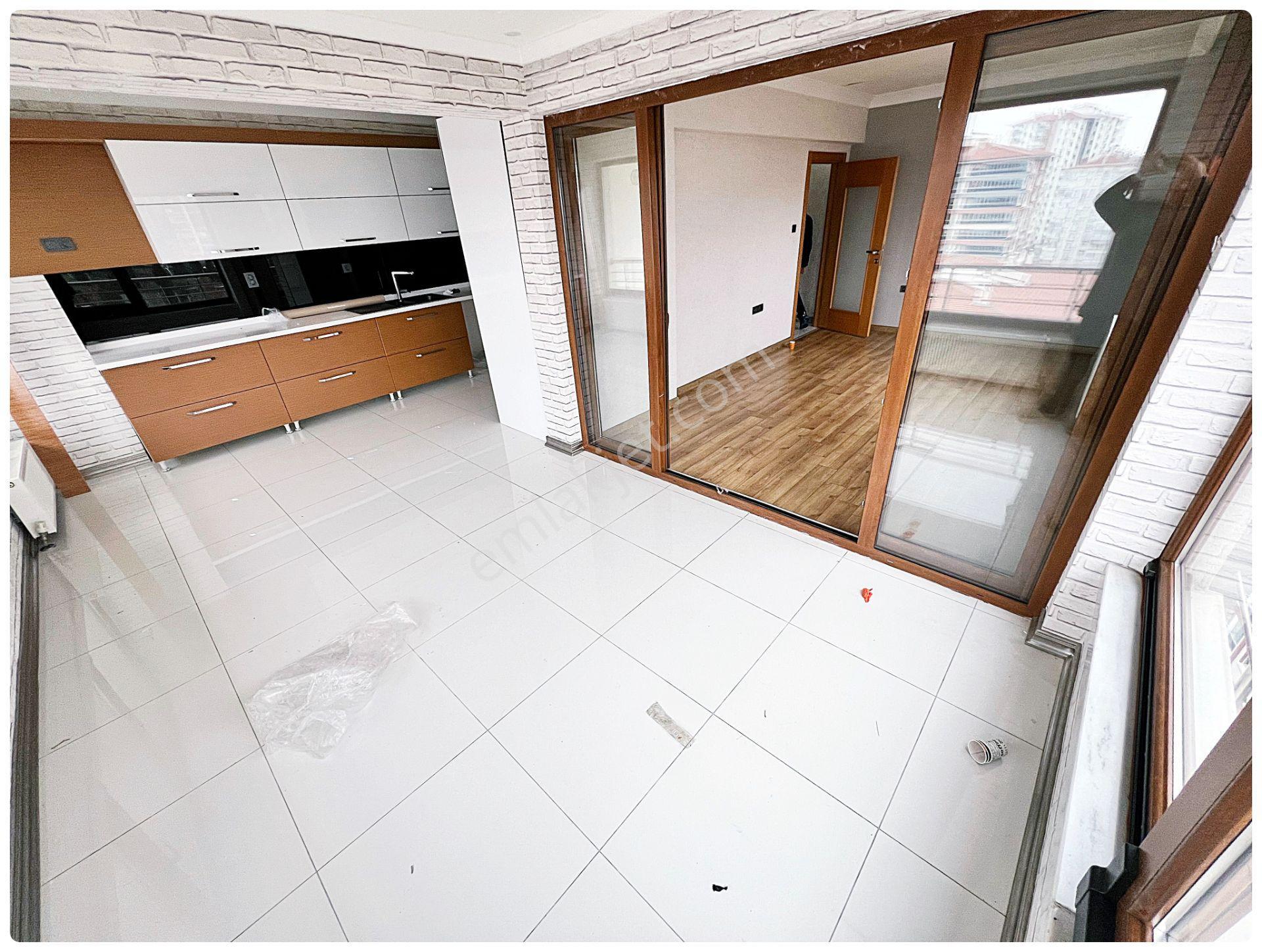Kayalar Vadi Manzaralı 3 Banyolu Site İçinde Kiralık 4+1 Daire - Görsel 8
