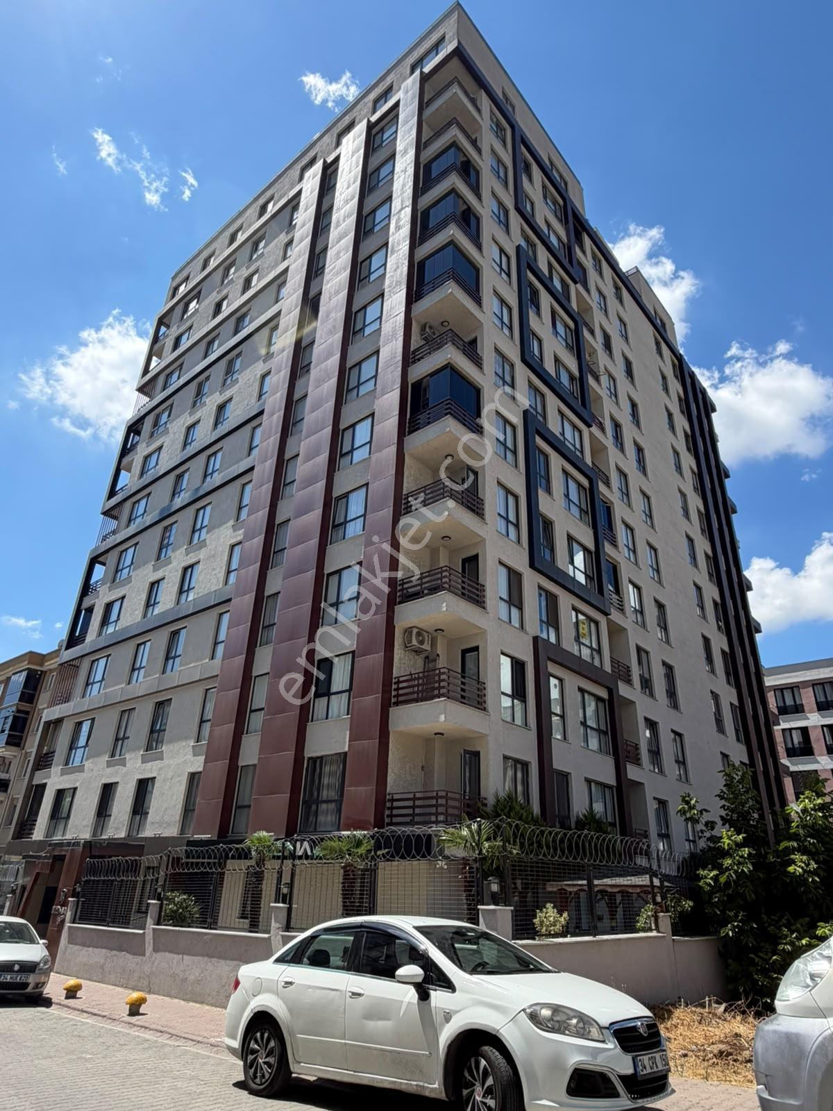 Başkent Yapı'dan Site İçi 2+1 Köşe Kiralık Daire