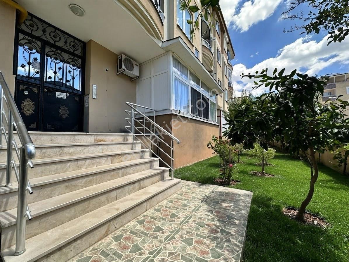 ꧁ay Emlaktan꧂altınkum'da Arakat Ön Cephe Şık Tasarımlı Ayrı Mutfaklı Kombili Satılık 2+1 Geniş Daire