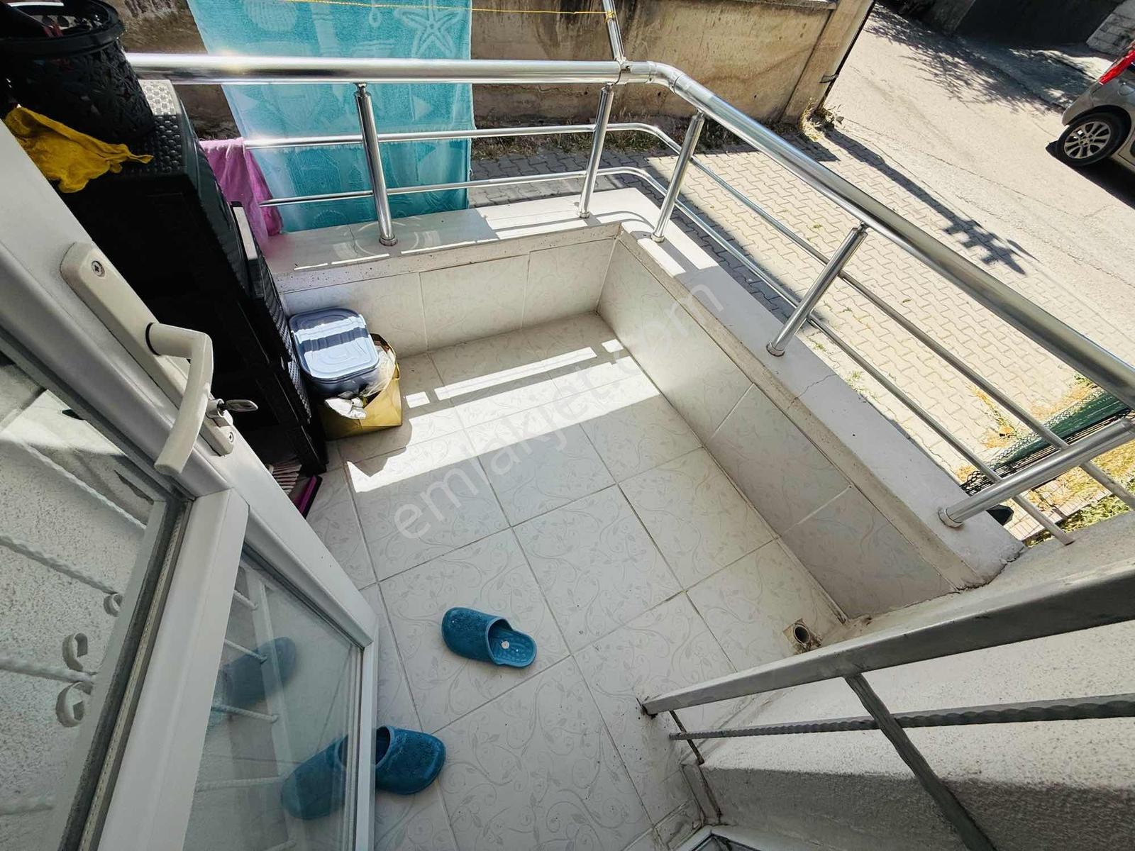 Beyler'den Buhara Cad Üzeri 12 Yıllık Geniş M² 2+1 Öncephe Daire - Görsel 28