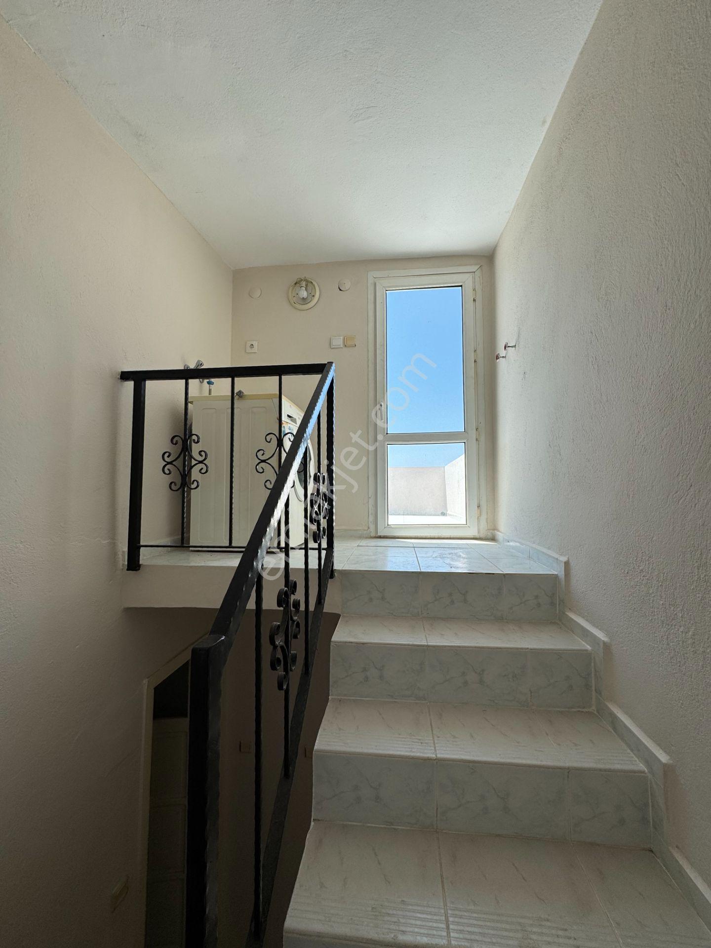 Deniz Manzaralı/ Bahçeli Site İçerisinde Havuzlu Villa - Görsel 25
