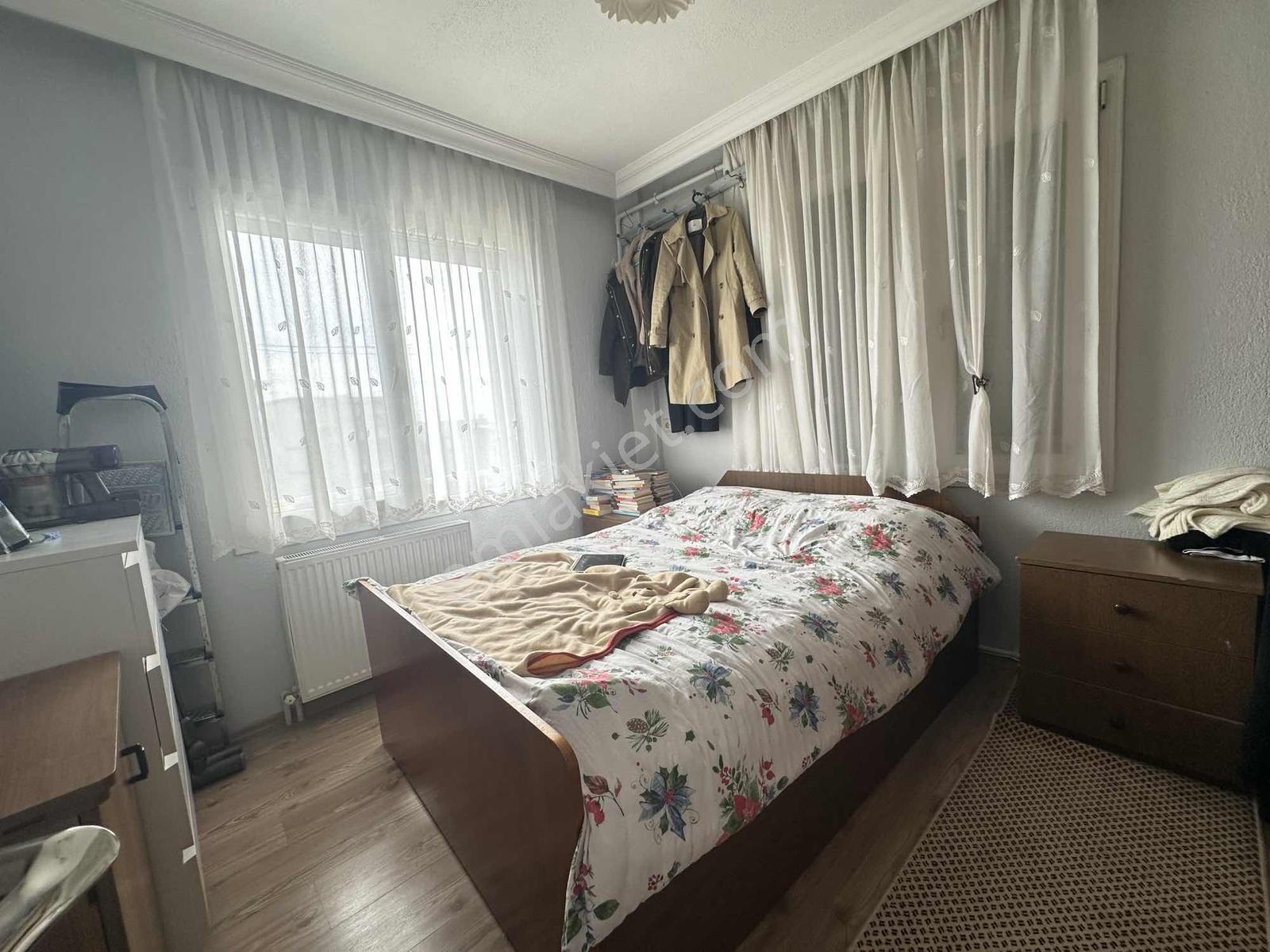 Bornova İnönü Mh.de Komple Satılık 4 Katlı Bina - Görsel 11