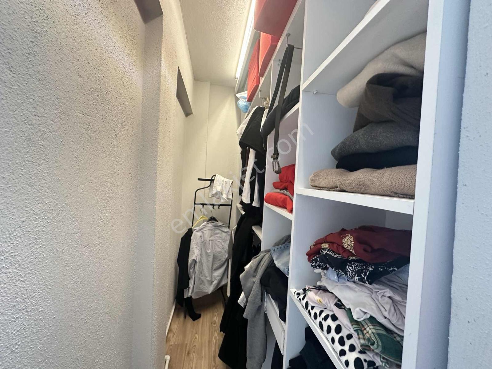 Bornova İnönü Mh.de Komple Satılık 4 Katlı Bina - Görsel 10