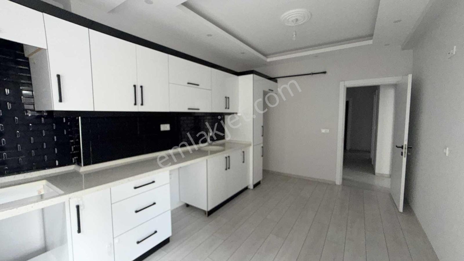 Körfez Esentepe Mah Satılık Arakat Daire 3+1 Odalı - Görsel 12
