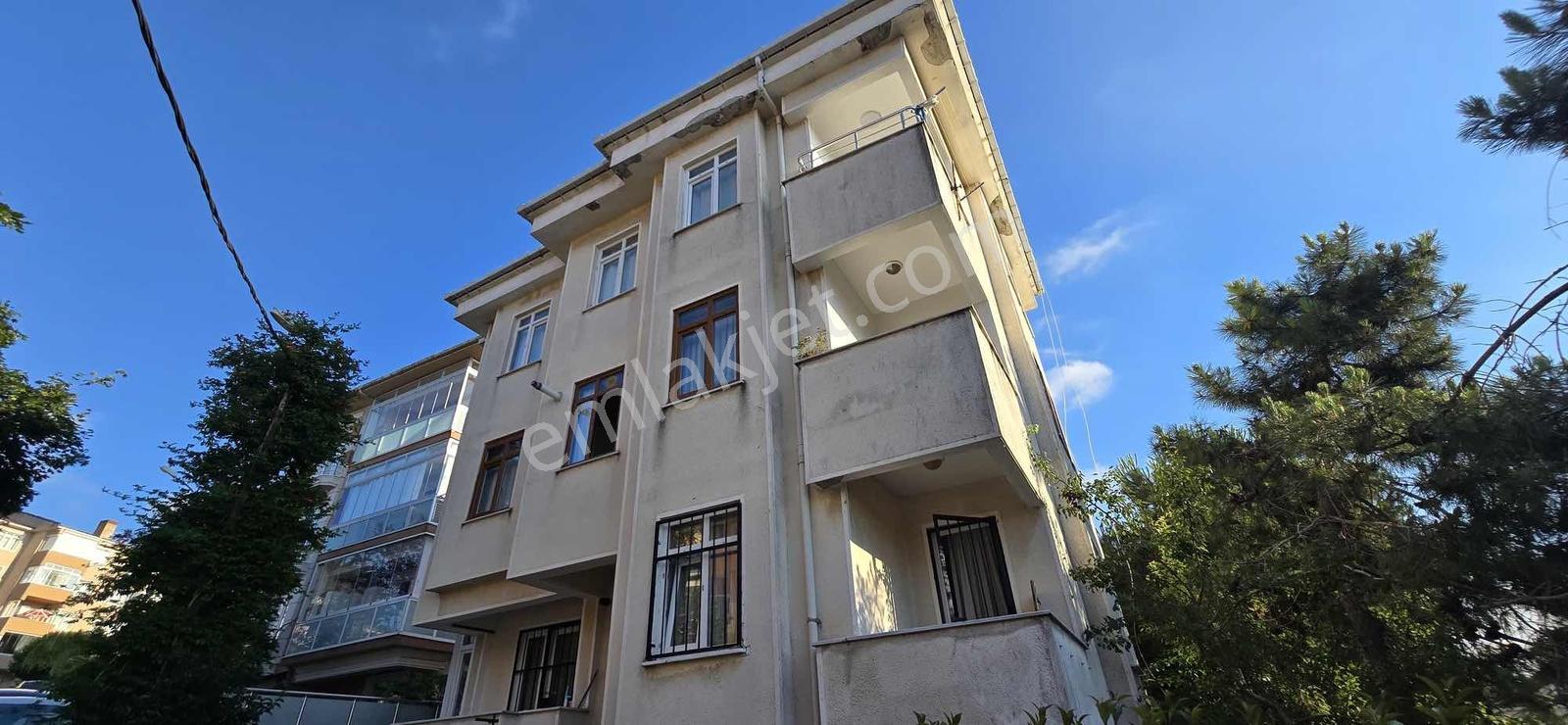 Üsküdar Caddesine Adım Mesafede Satılık Arakat Daire