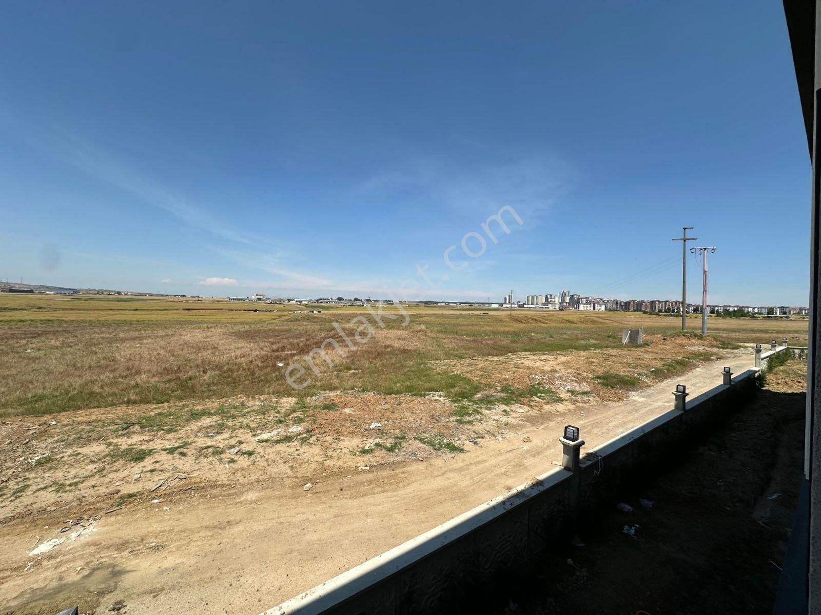 Tuğra'dan Havuzlu Site İçinde Yatay Mimari 1+1 Satılık Daire - Görsel 15