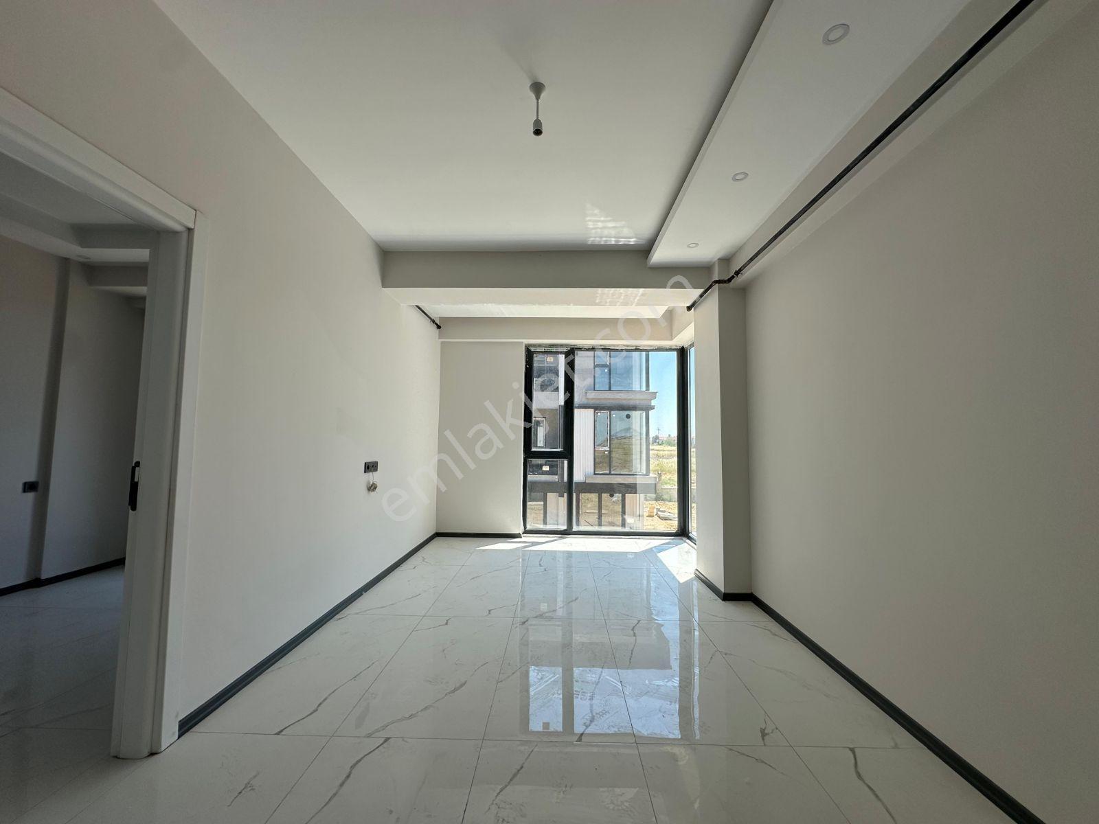 Tuğra'dan Havuzlu Site İçinde Yatay Mimari 1+1 Satılık Daire - Görsel 22