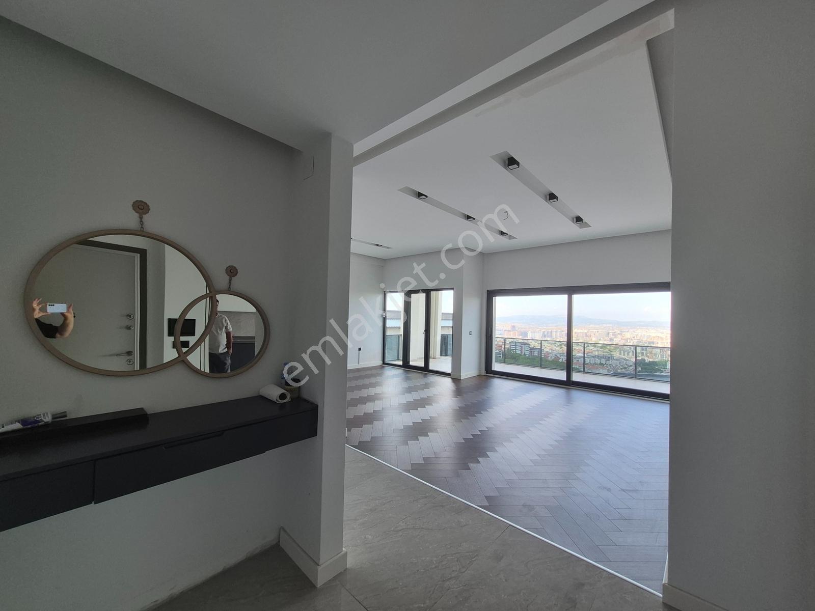 Remax Advantage'den Kiralık Gümüştepe'de 4.5+1 Lüks Daire - Görsel 14