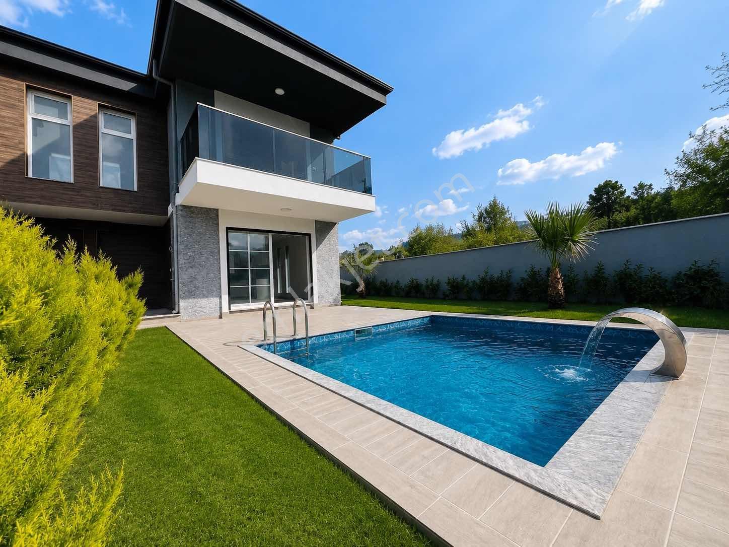 Kuşadası Güzelçamlı'da Köşe Konumlu Özel Havuzlu 3+1 Villa - Görsel 8