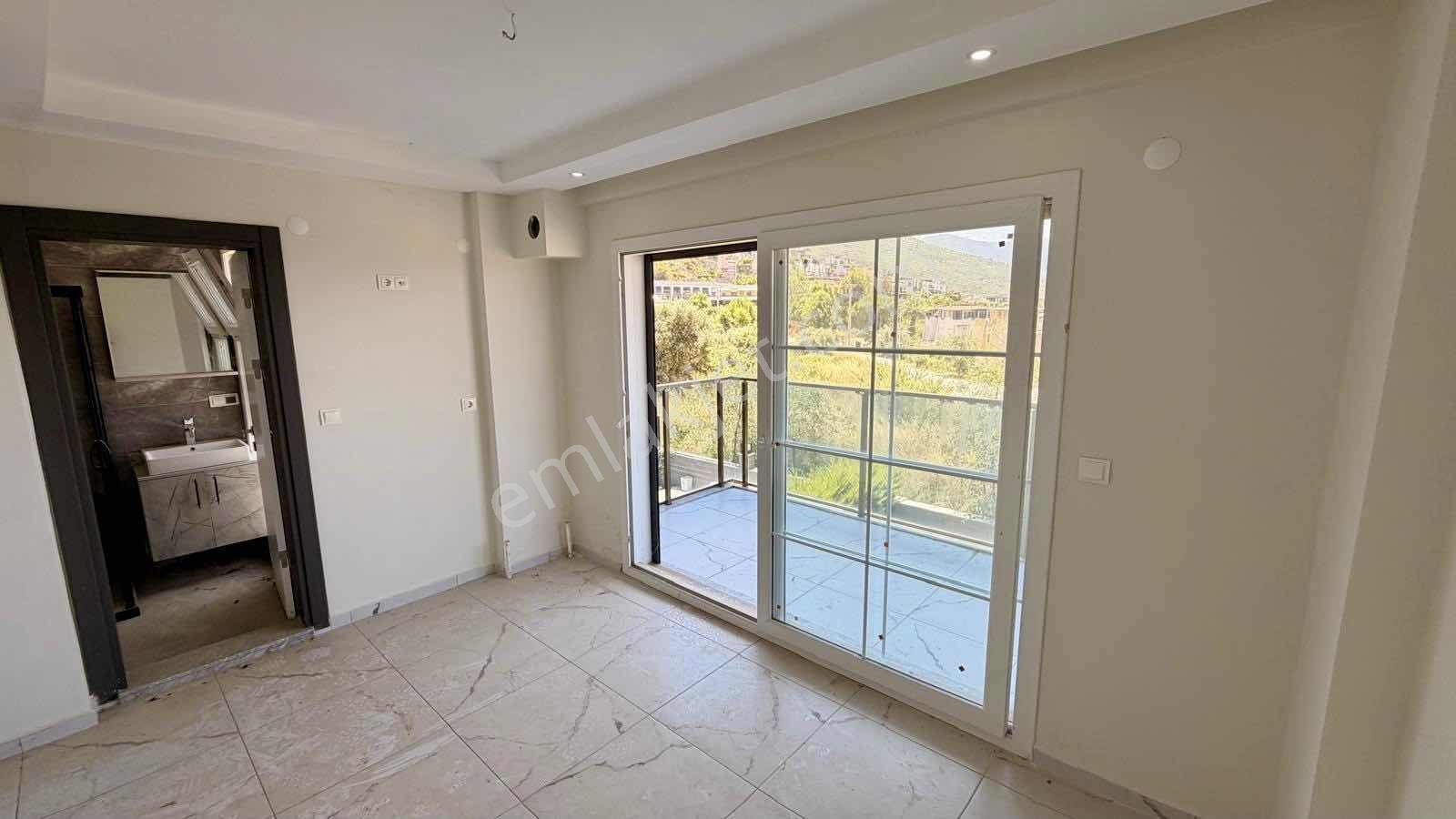Kuşadası Güzelçamlı'da Köşe Konumlu Özel Havuzlu 3+1 Villa - Görsel 4