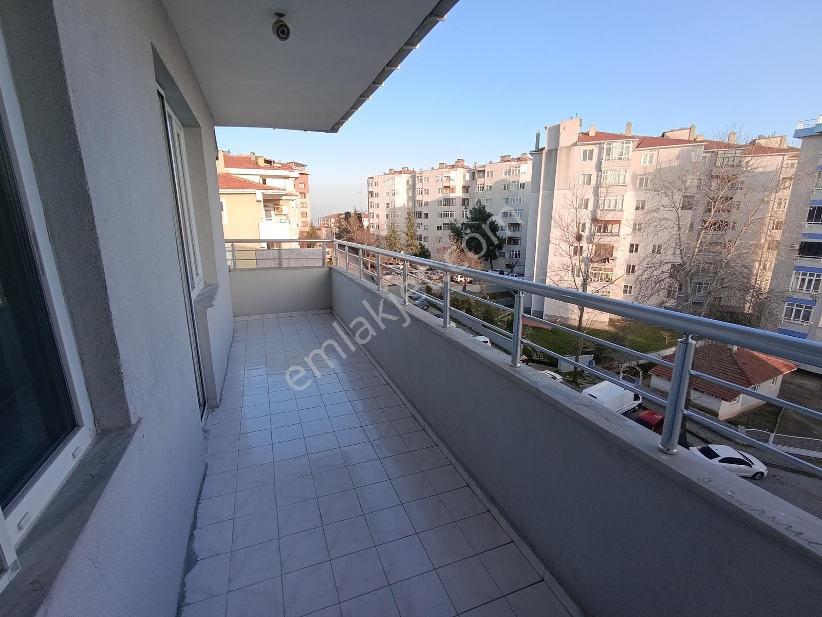 Tugay Ve Adliyeye Yürüme Mesafesi 3+1 Daire Üst Kat Yeni Boyalı - Görsel 19