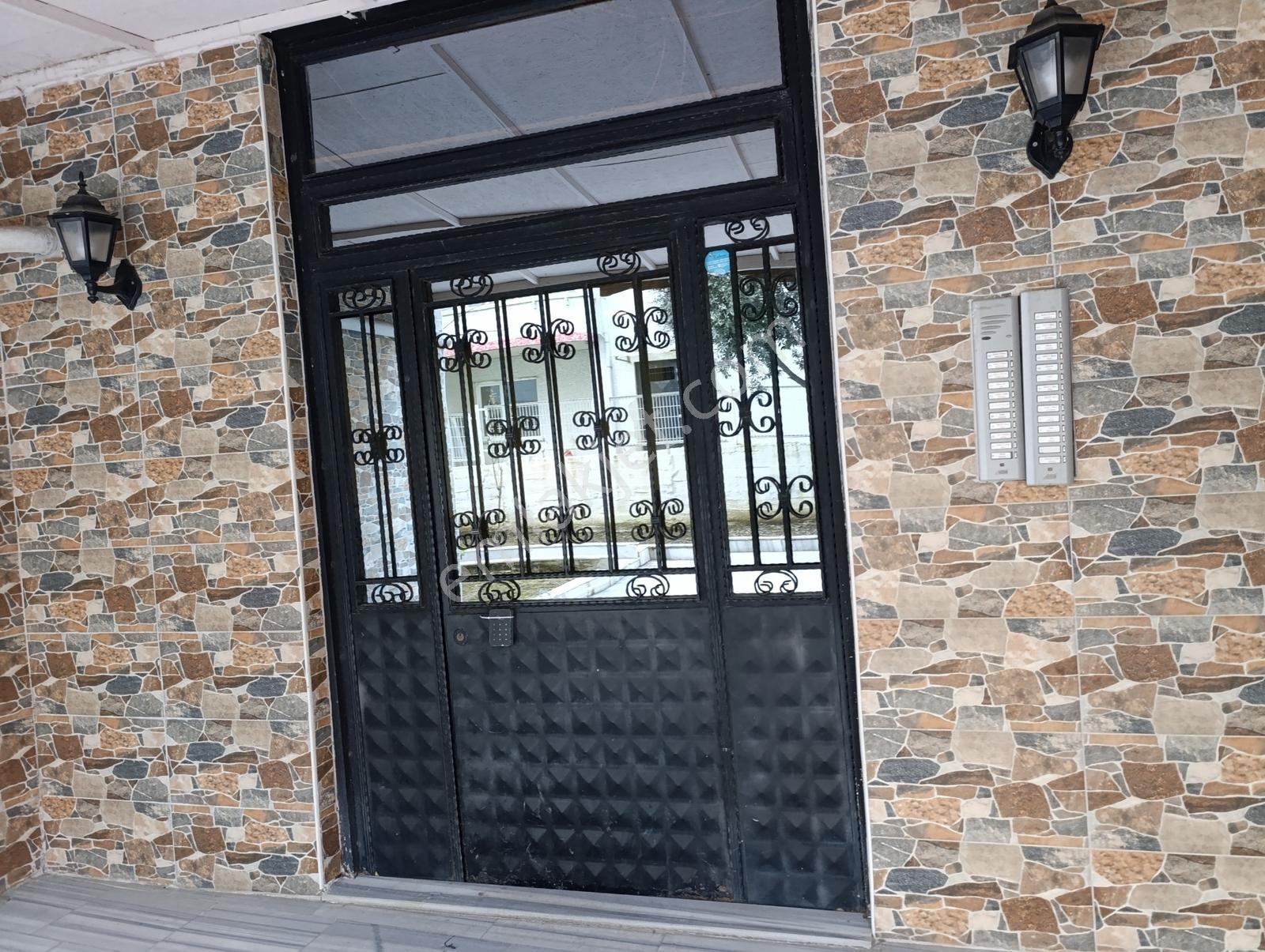 Tugay Ve Adliyeye Yürüme Mesafesi 3+1 Daire Üst Kat Yeni Boyalı - Görsel 24
