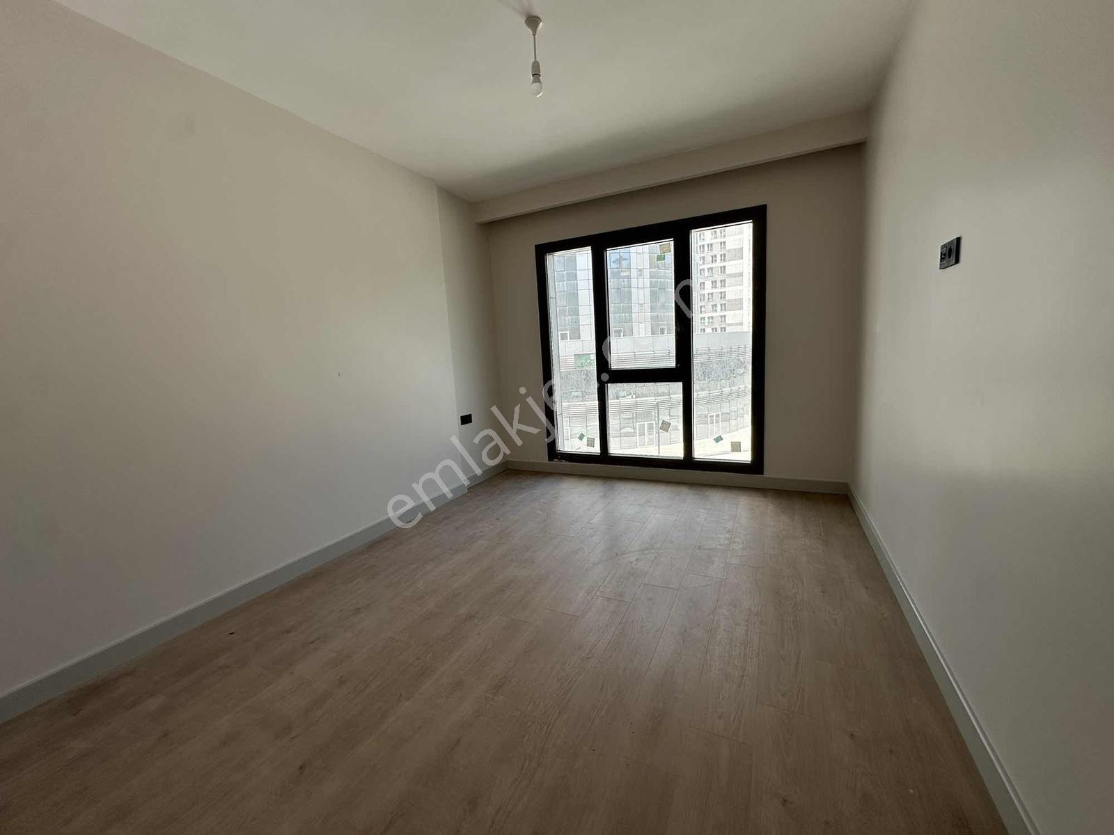 Empire Beylikdüzü Ara Kat Satılık 1+1 52 M2 Daire - Görsel 9