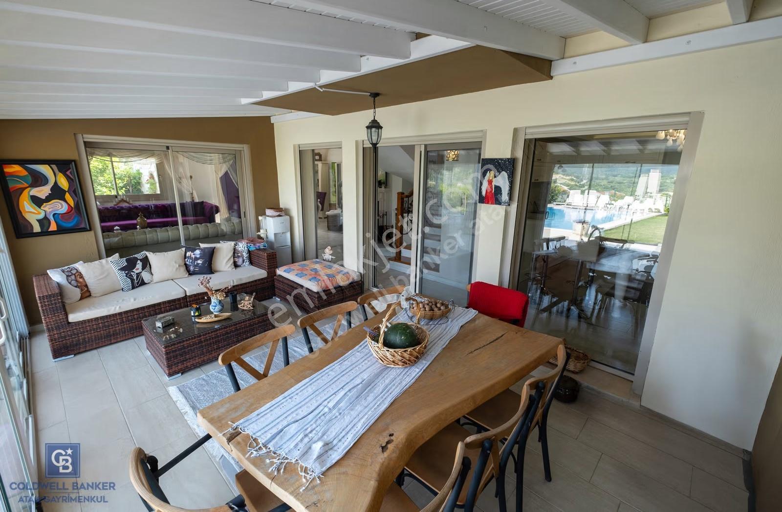 Urla Kekliktepe Arkadya Sitesinde 5+1 Havuzlu Villa - Görsel 2