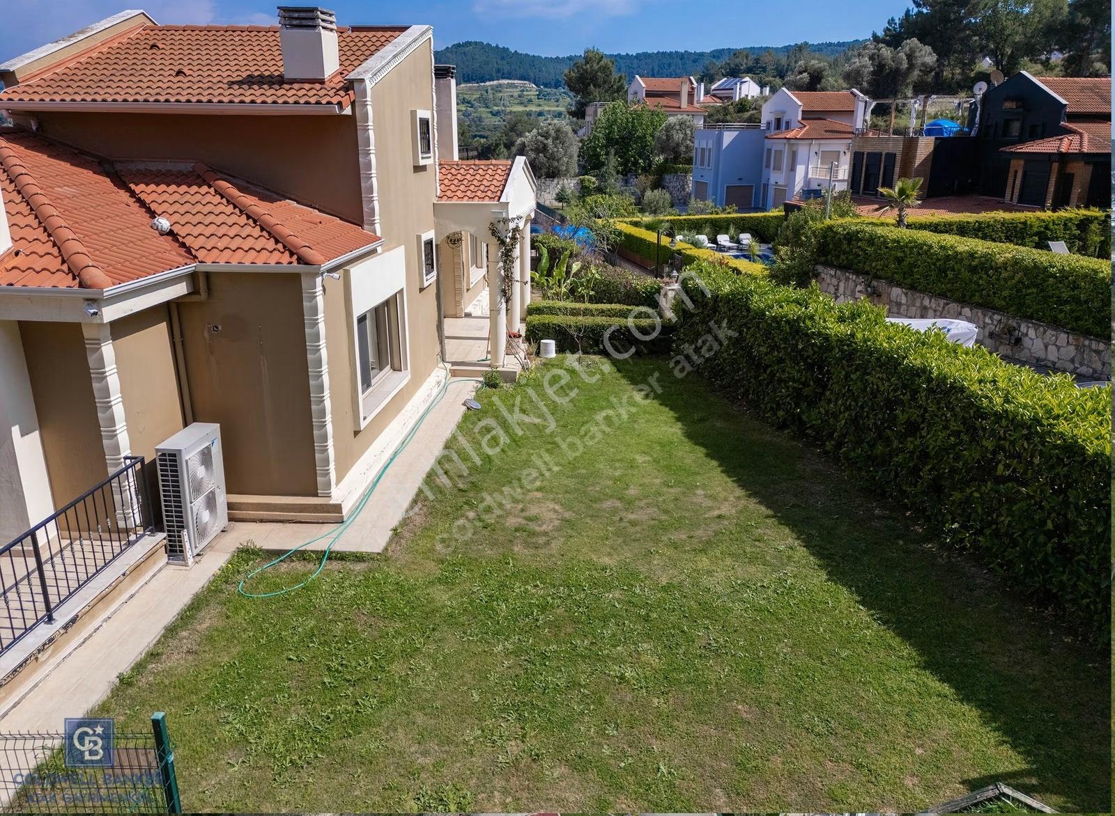 Urla Kekliktepe Arkadya Sitesinde 5+1 Havuzlu Villa - Görsel 12