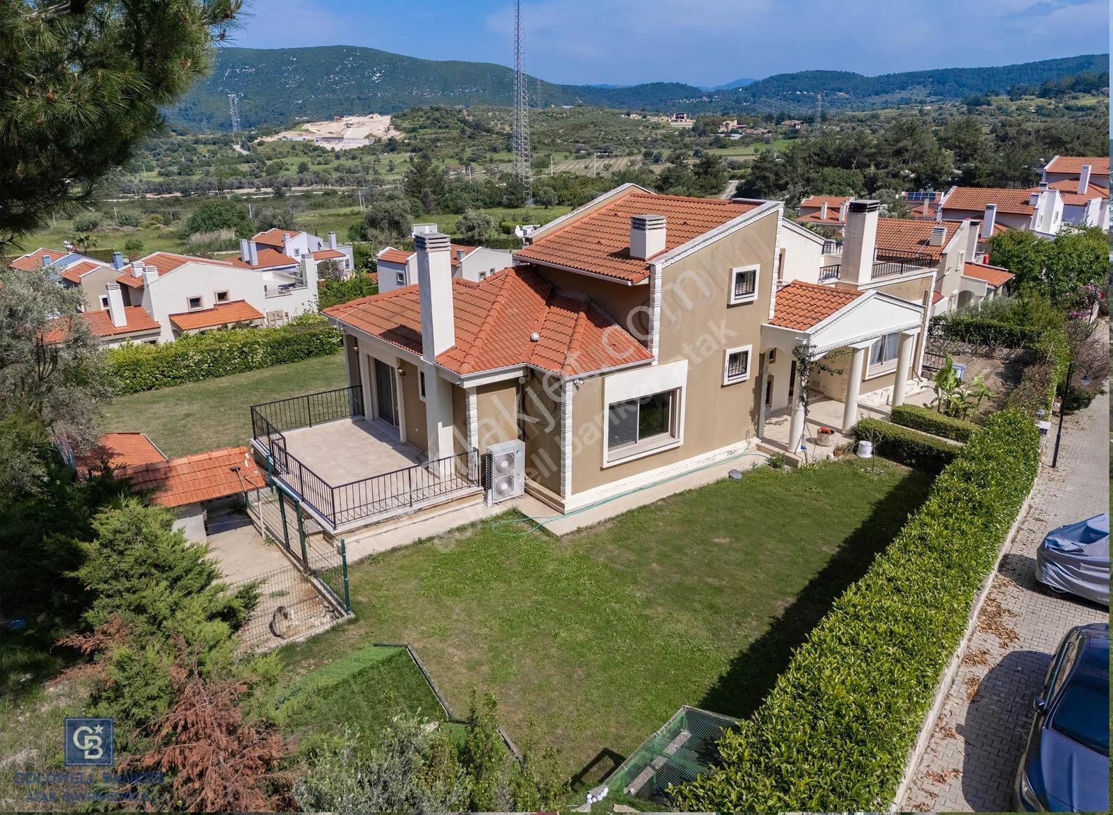 Urla Kekliktepe Arkadya Sitesinde 5+1 Havuzlu Villa - Görsel 8