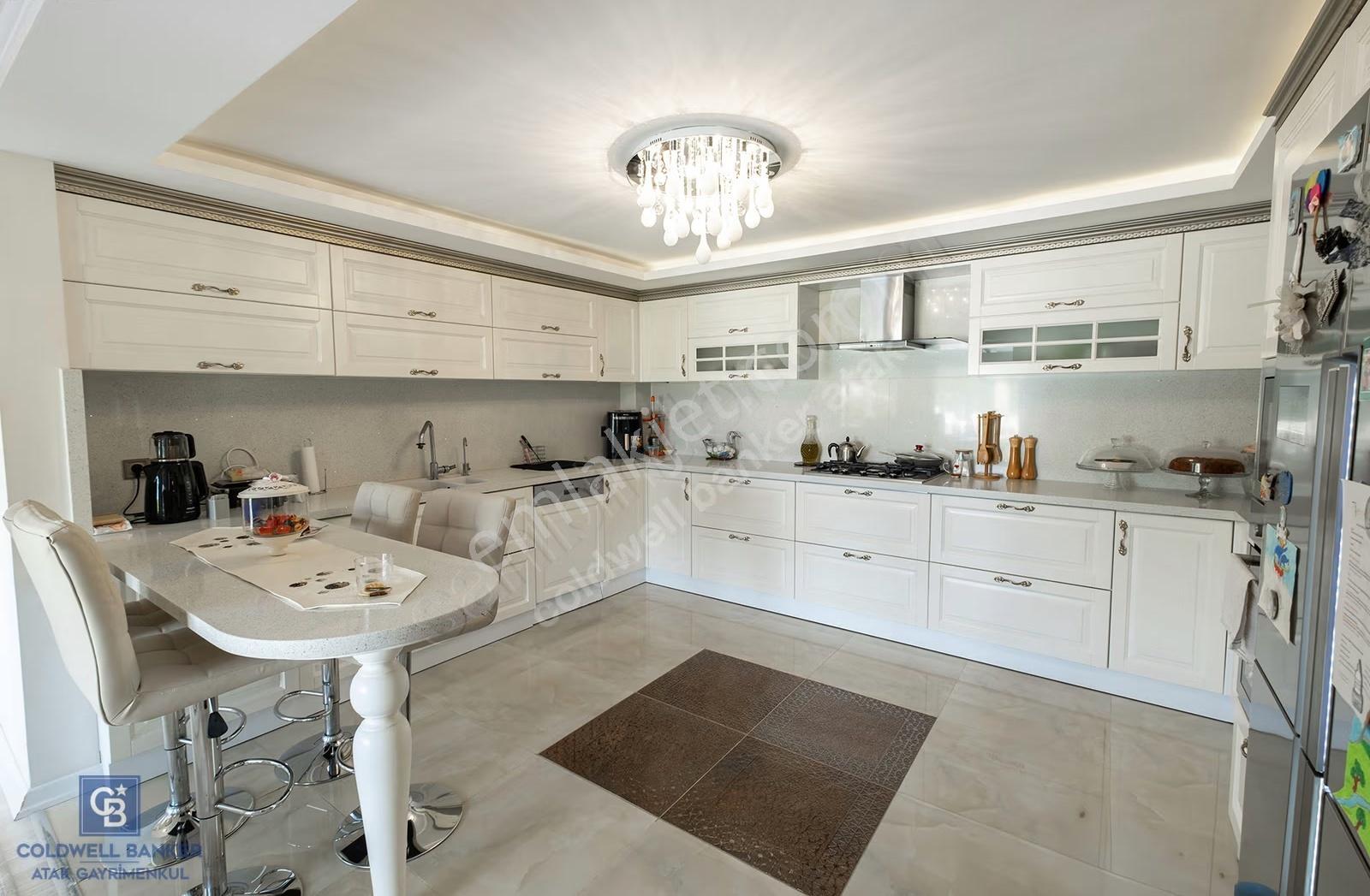Urla Kekliktepe Arkadya Sitesinde 5+1 Havuzlu Villa - Görsel 23