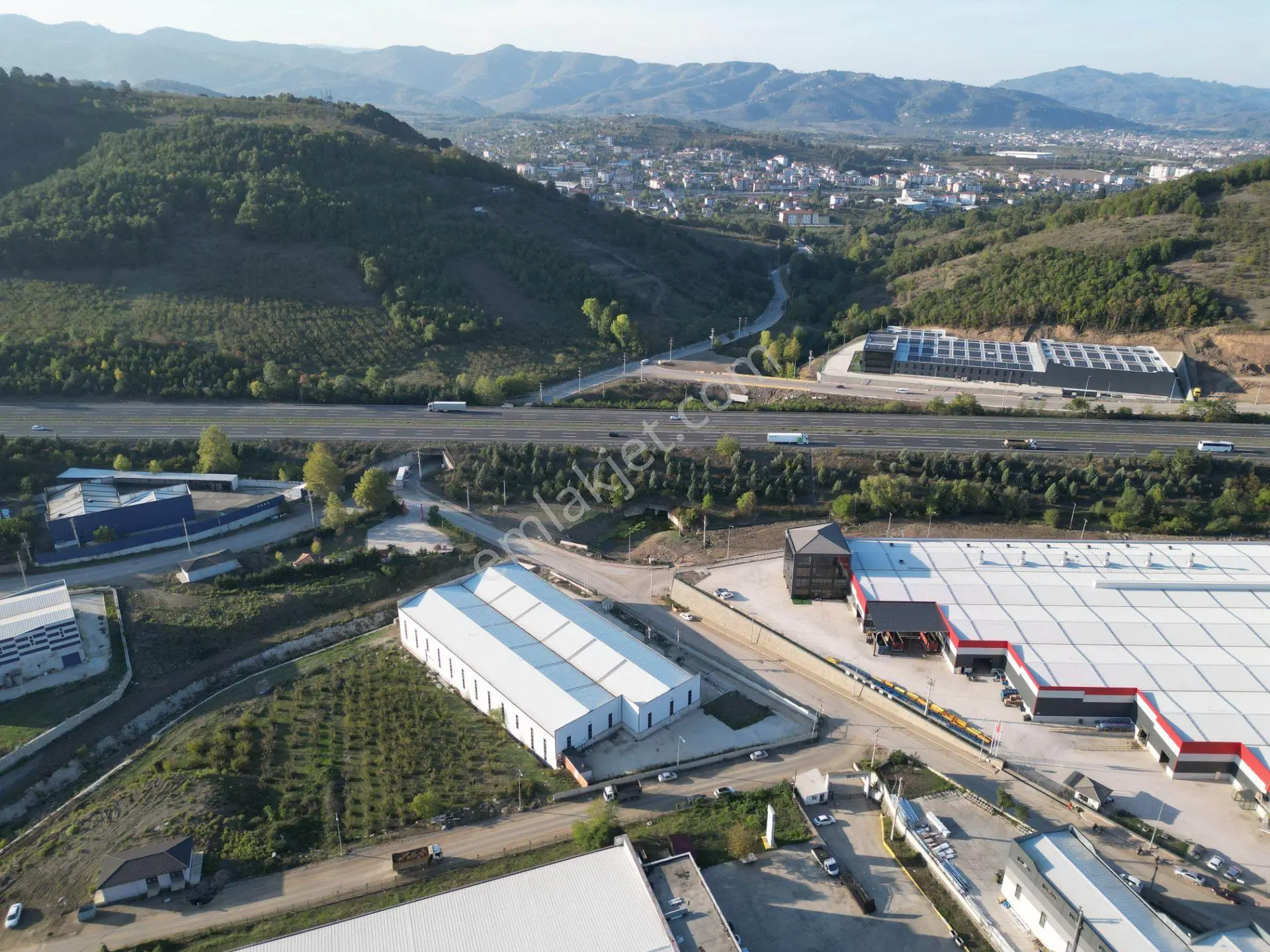 Gümüşova Osb’de Satılık 11.047 M2 Arsa İçerisinde 3000 M2 Satılık Modern Fabrika - Görsel 5