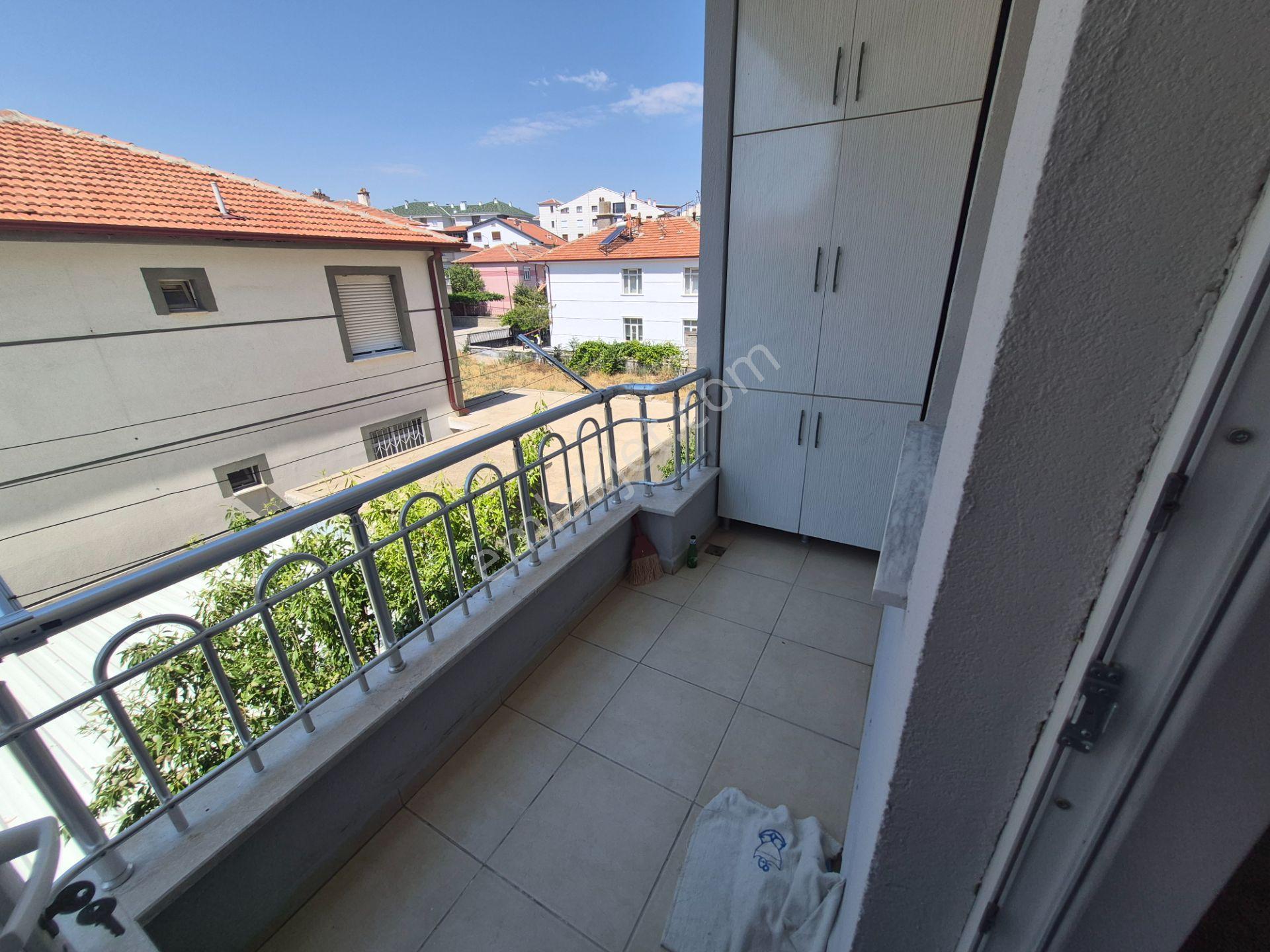 Emin Emlak Satıyor..yeşilada Mahallesi 3+1 Ara Kat Garajlı Daire - Görsel 7