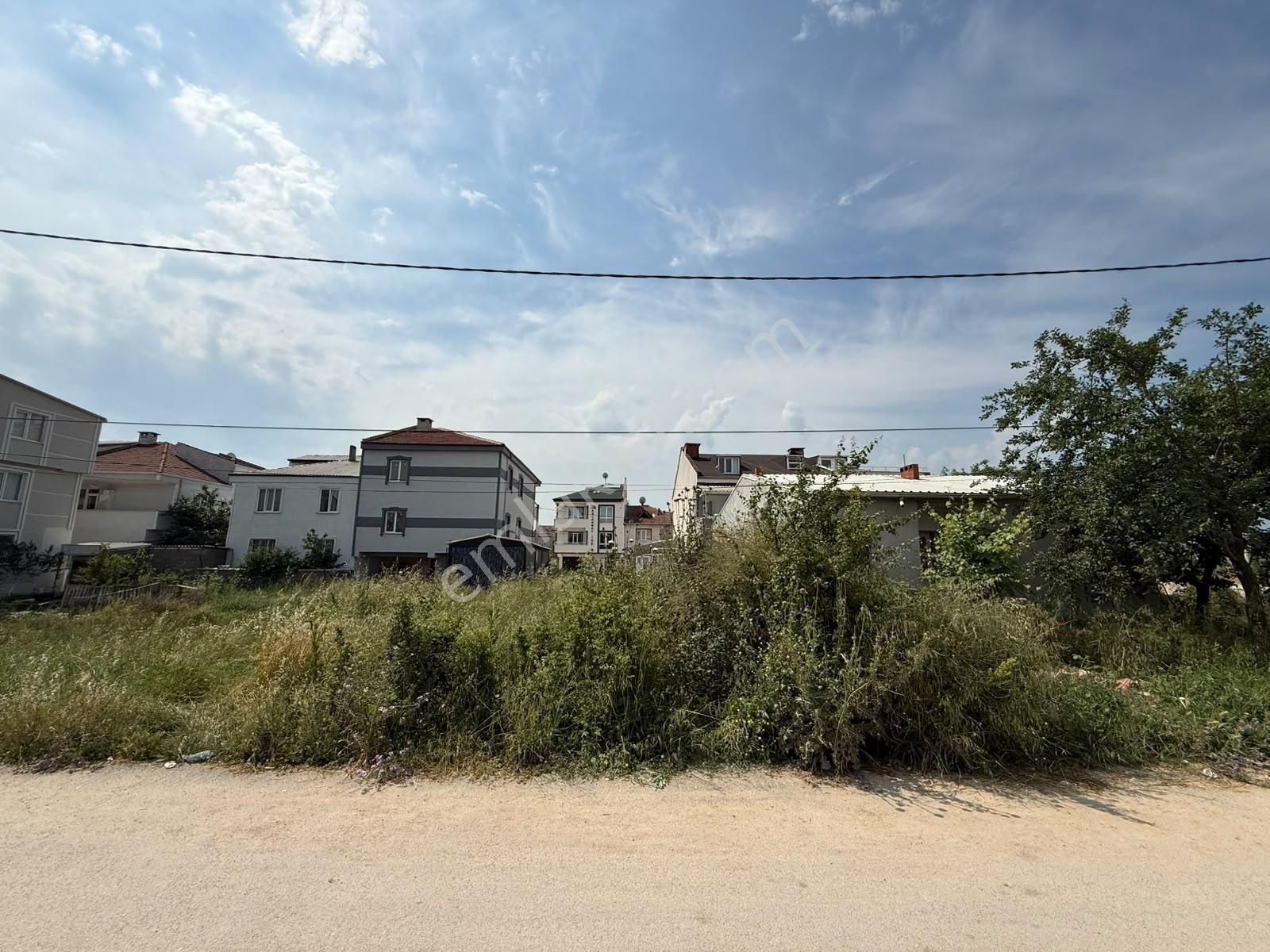 AKHİSARDA 2.5 KAT İMARLI 200 M² SATILIK ARSA - Görünüm 2