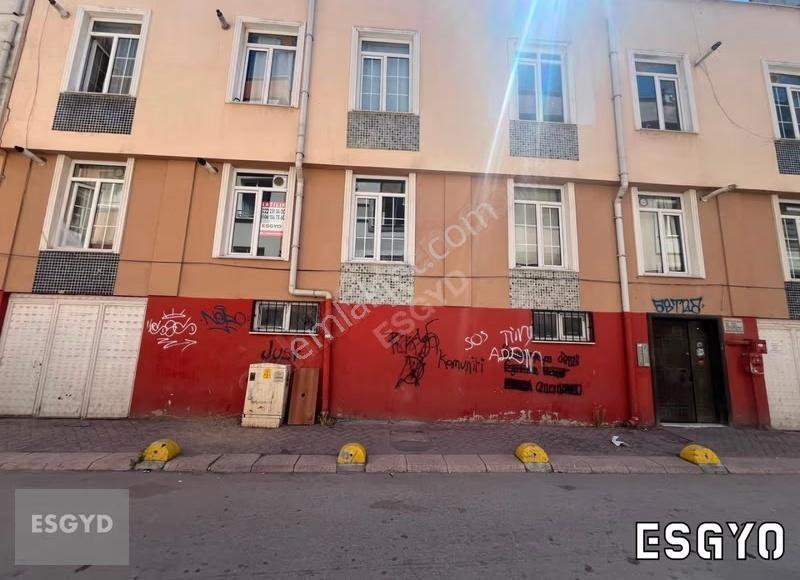 Esgyo'dan Collesium Arka Sokağı Şahane Konumda 2+0 Satılık Daire - Görsel 2