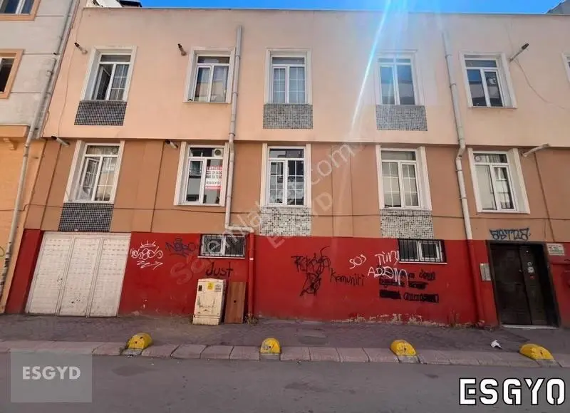 Esgyo'dan Collesium Arka Sokağı Şahane Konumda 2+0 Satılık Daire